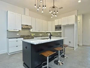 035_Kitchen+Bar+Unit+B.jpg