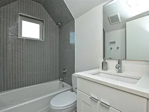 044_2nd+Bathroom+Unit+B.jpg