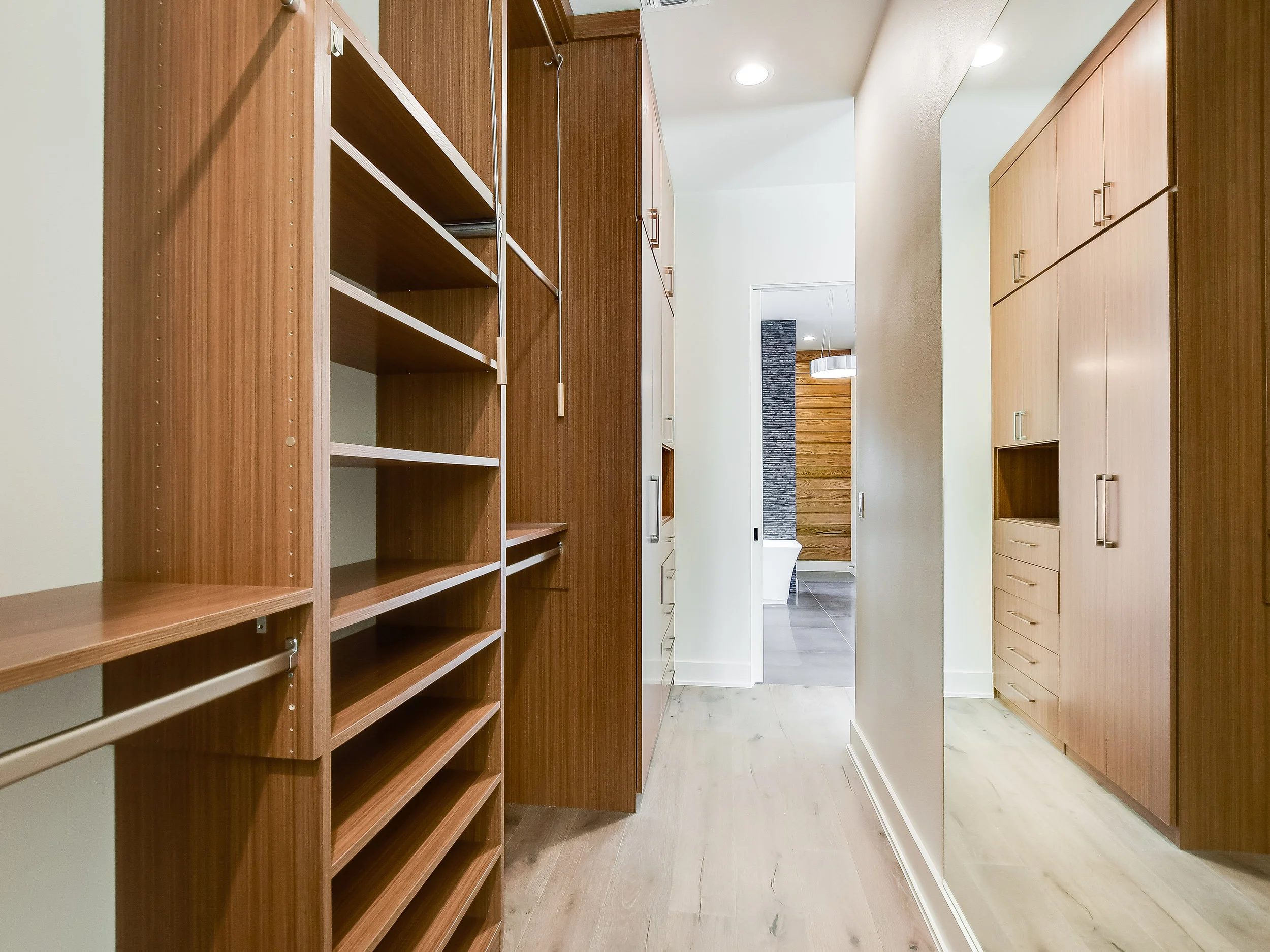014_Master Closet.jpg