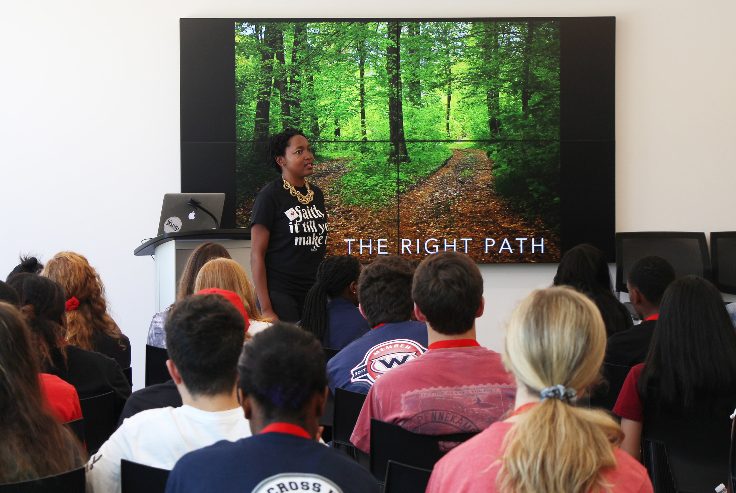 Lakeshia Poole leads and inspirational discussion with Media and Leadership Academy participants on June 4, 2018. Open to rising high school sophomores to seniors,the MLA is Grady College’s weeklong residential summer program focused on experiential learning.