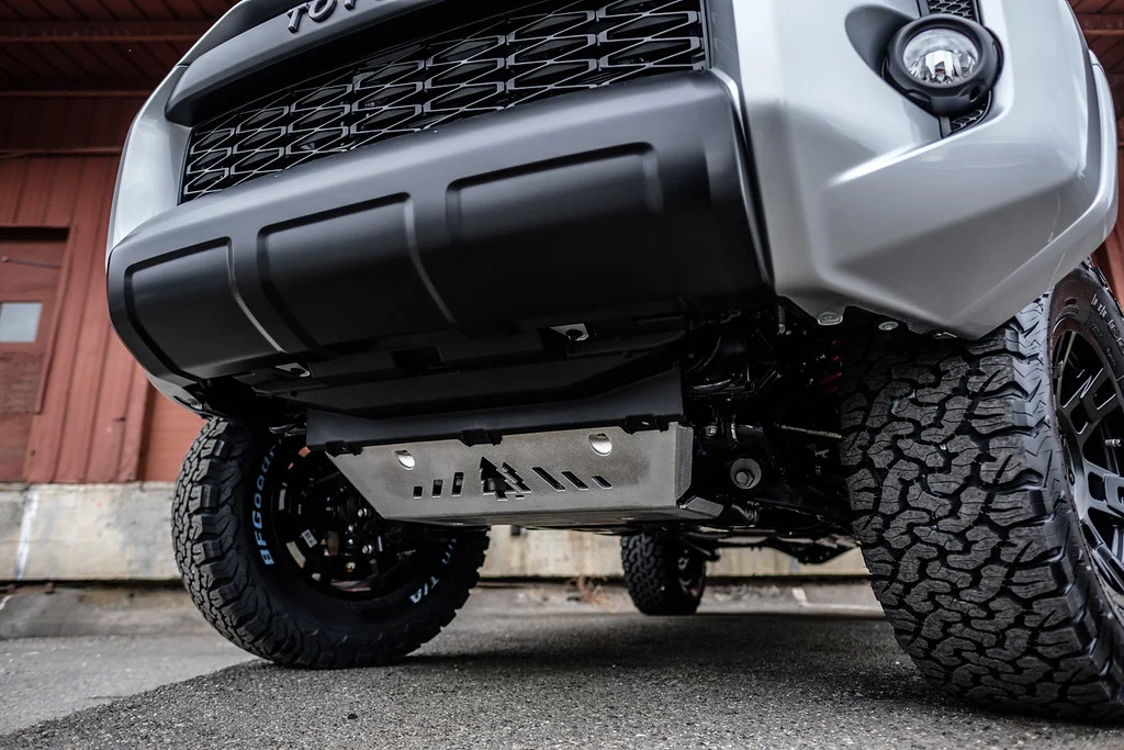 5TH GEN 4RUNNER ALUMINUM FRONT SKID PLATE — GREENLANE OFFROAD