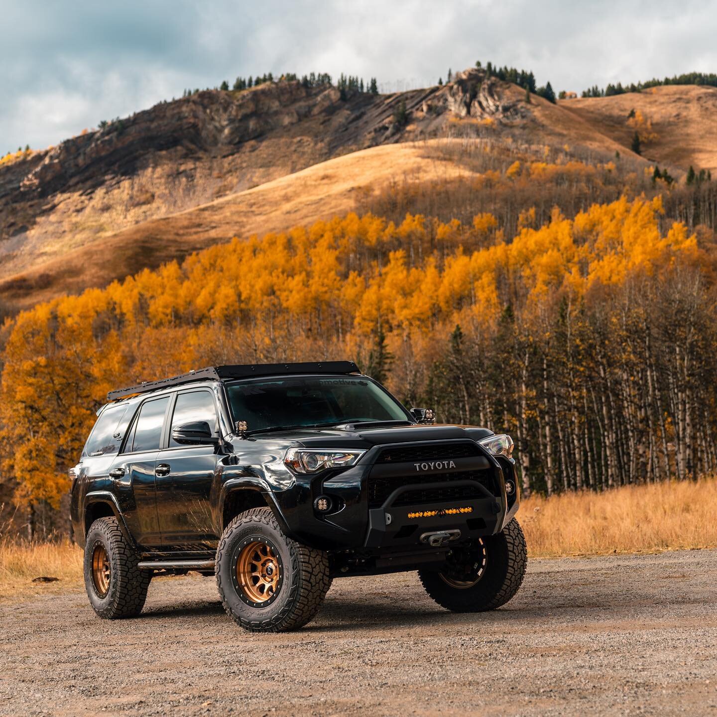 @geoscoutadventures making our aluminum stump bumper and sliders look their best on his perfectly executed 4Runner build! 
#toyota #3rdgentacoma #taco #toyotatacoma #tacoma #tacomatrd #trdpro #trd #toyotatrd 
#trdsport #trdoffroad #4runner #5thgen4ru