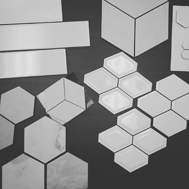 So many options! Who says a white backslash has to be boring?? #yyc #calgary #interiordesign #yycdesigns #designlife #design #construction #renovations #morriscooperdesign #customhome #change #houzz #corefrontrenovations #corefrontmorriscooper #beaut