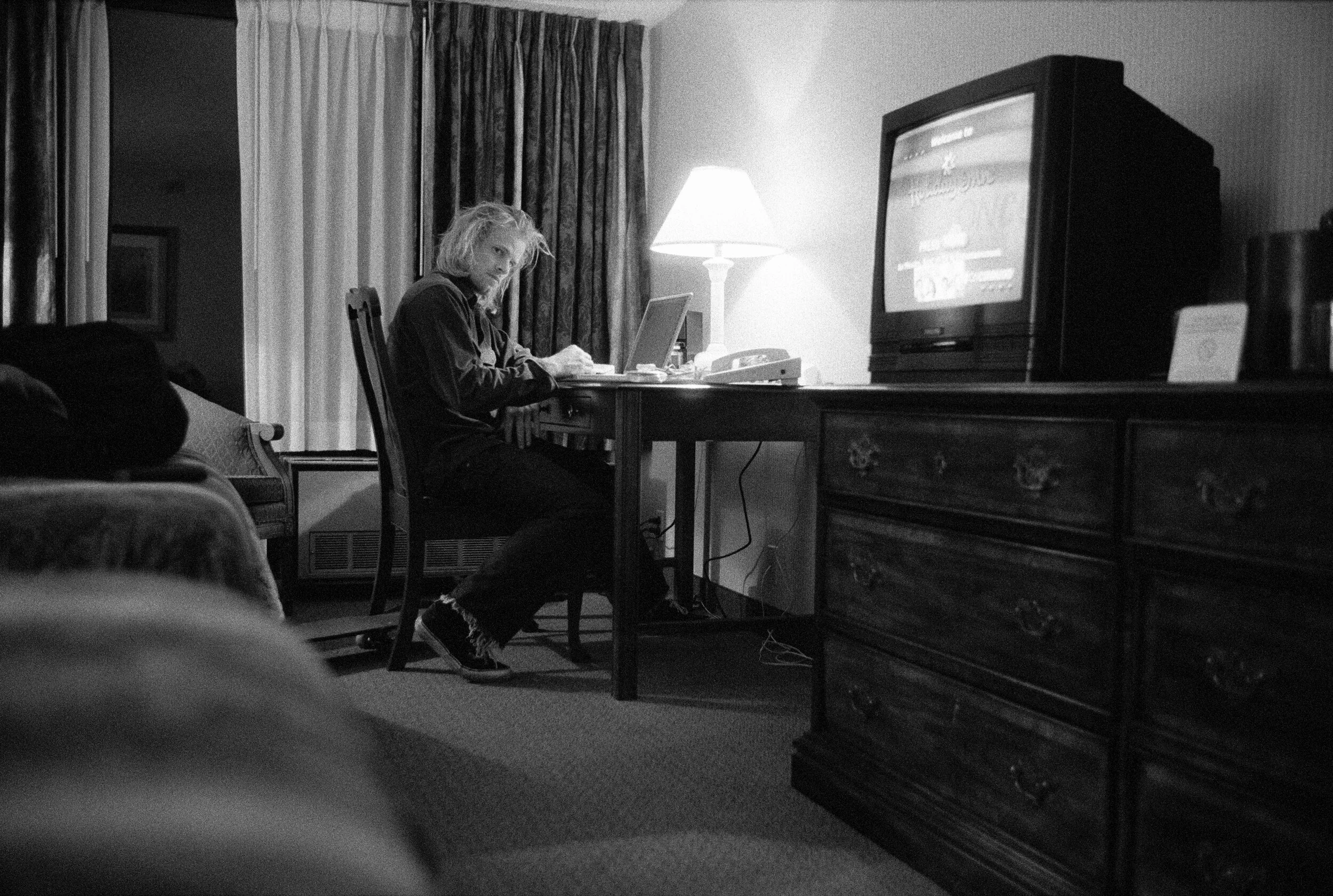 AVE_HOTEL_2002.jpg