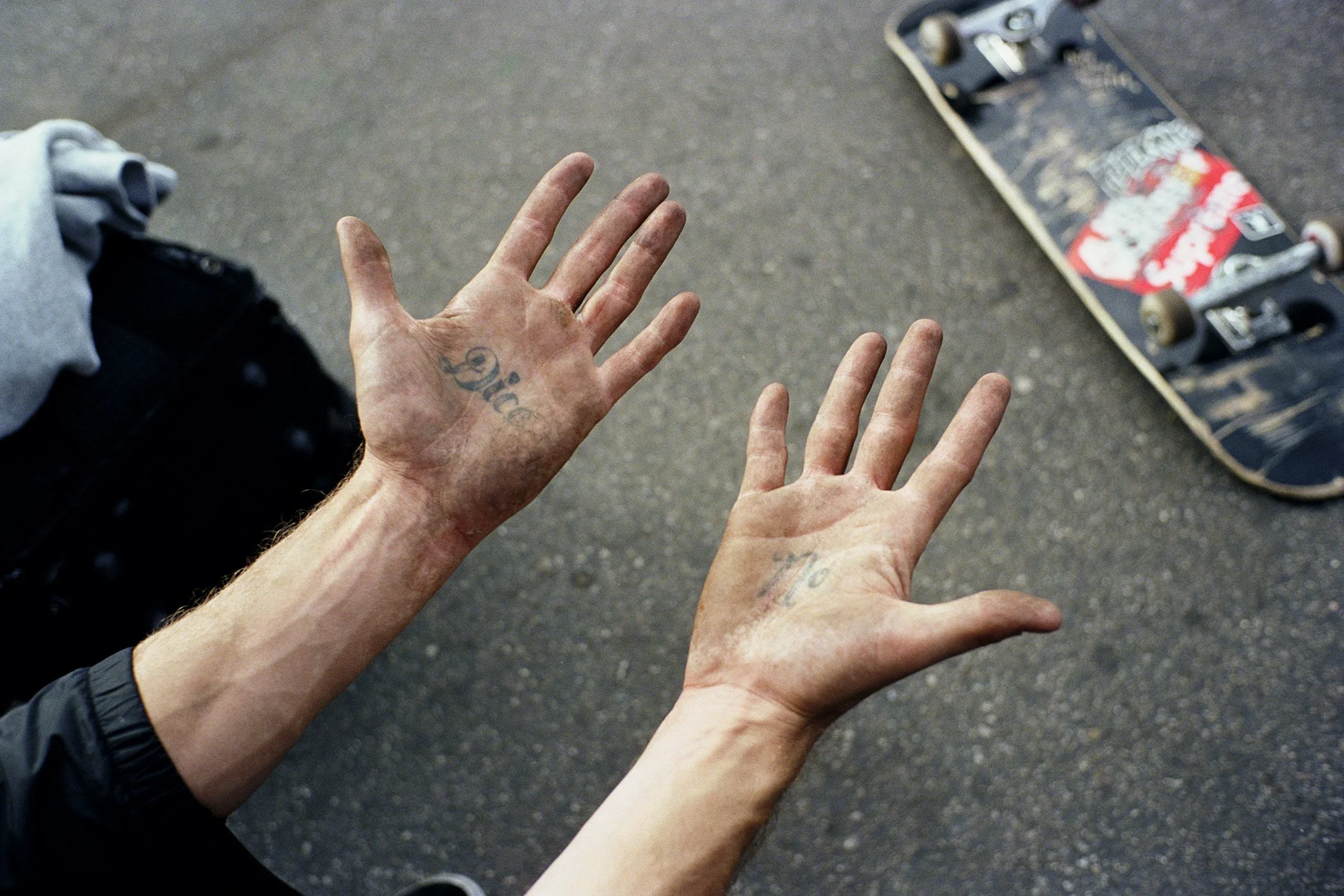 DILL_HANDS_CORRECTED_ANNA.jpg