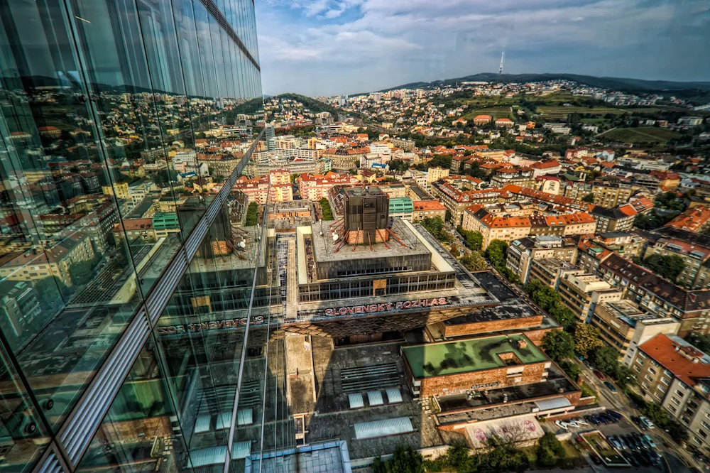 Foreign Bank Entry and Entrepreneurship