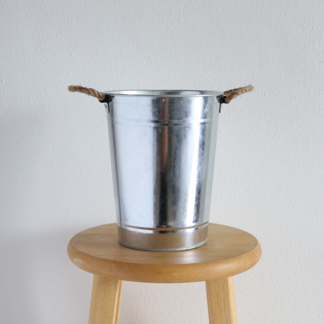 silver bucket - 9" x 7"