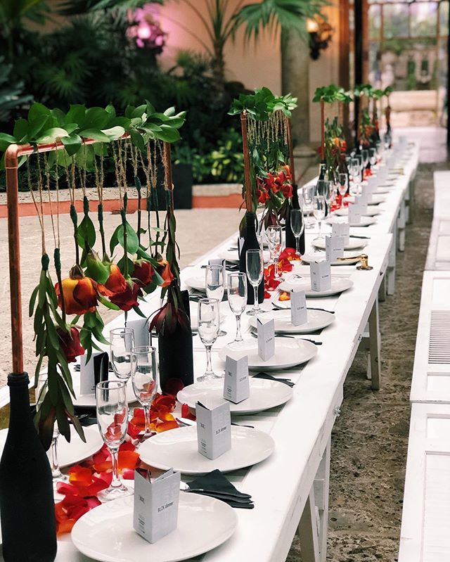 serving sexy centerpiece looks for dinner @vizcaya_museum 🧡🌹 &lt; photos by the capture queen @passionward &gt;
:
:
interested in #saysukiiflowers for your next dinner party? contact us at saysukii.com/events !
:
#miamiflorist #miamievents #miamiwe