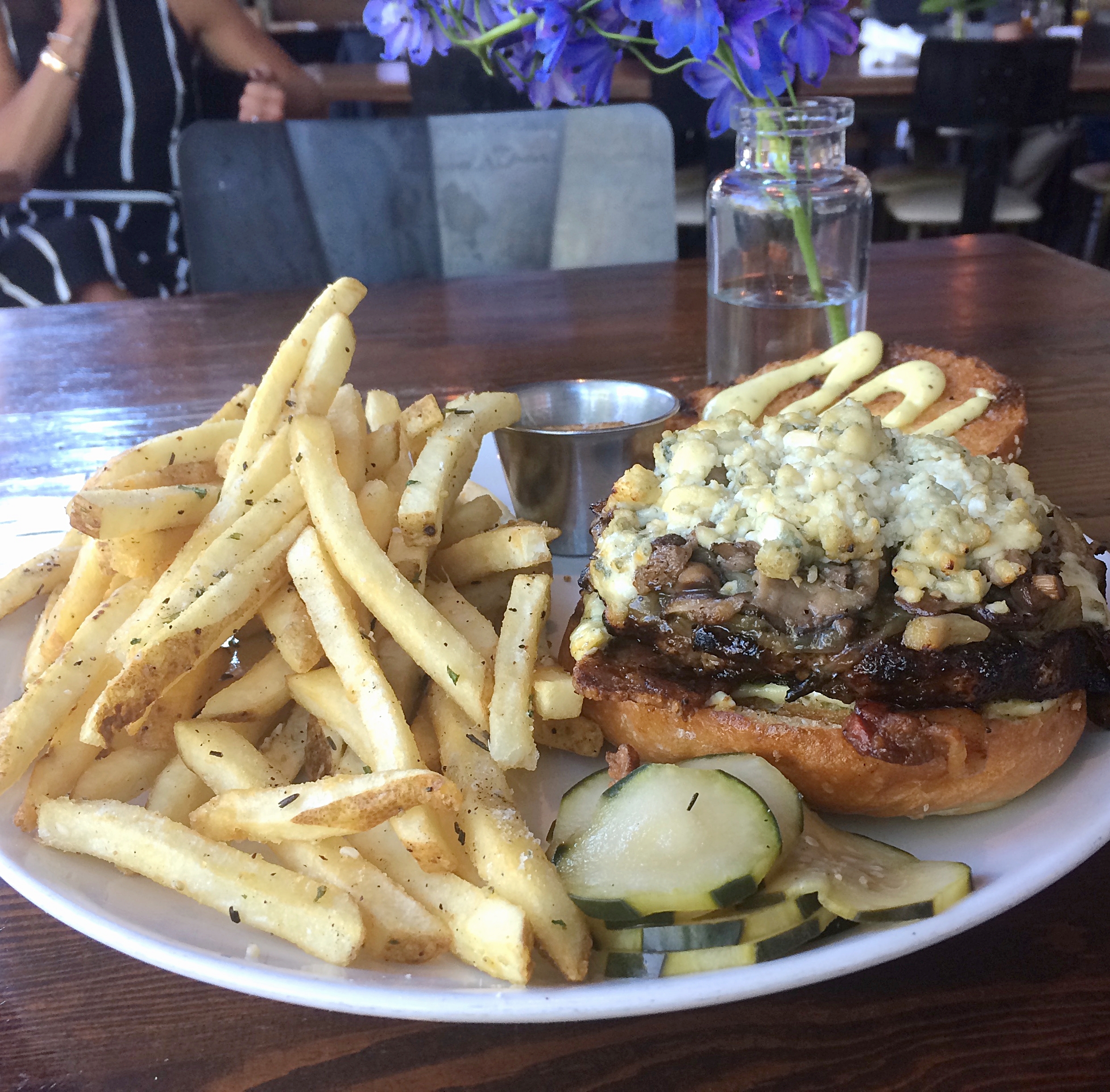 tavernburger2.jpeg