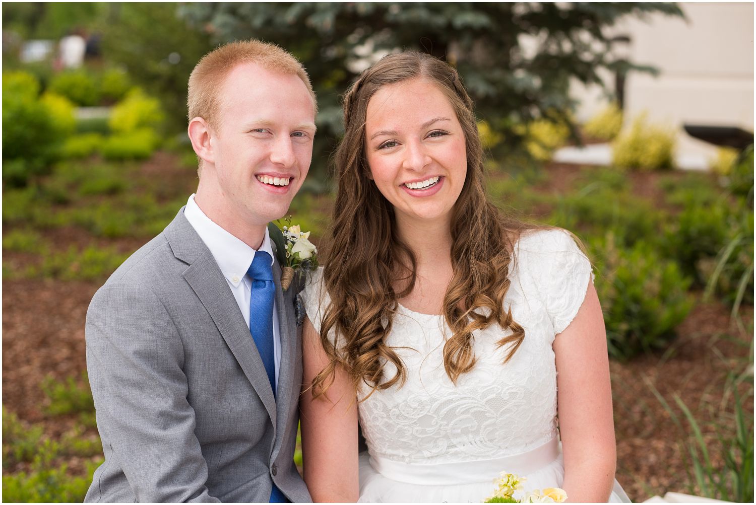 Wedding Photography_Meridian Idaho Temple_Boise Idaho_Spring_Tulips_Leah Southwick Photography_0010.jpg