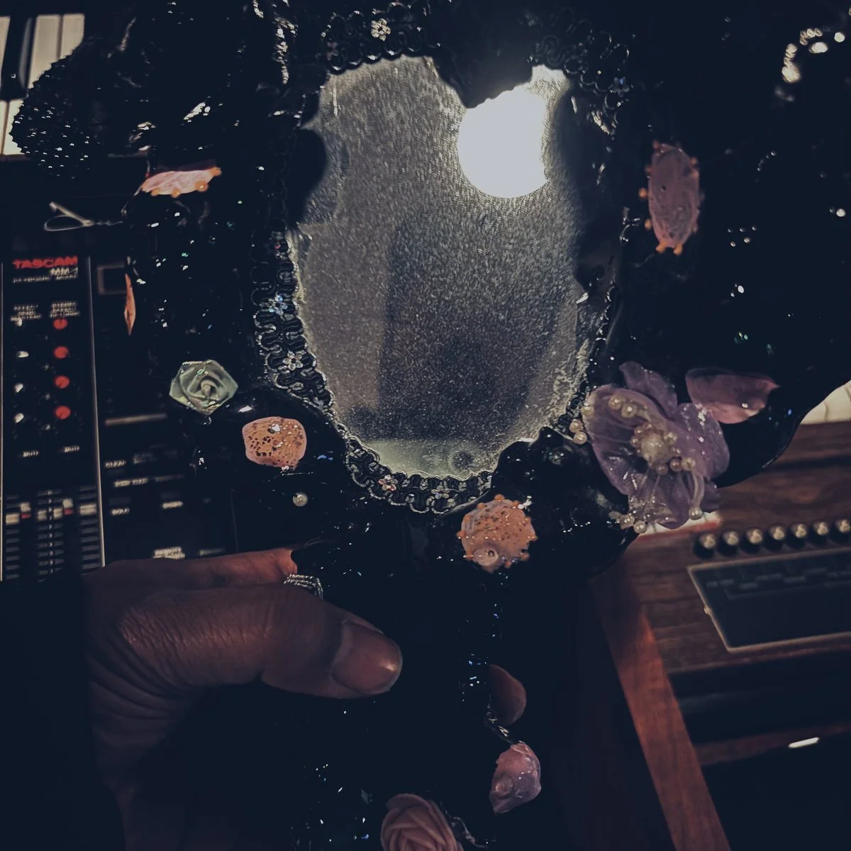 Maneka - "Bathes and Listens" | Album Review
