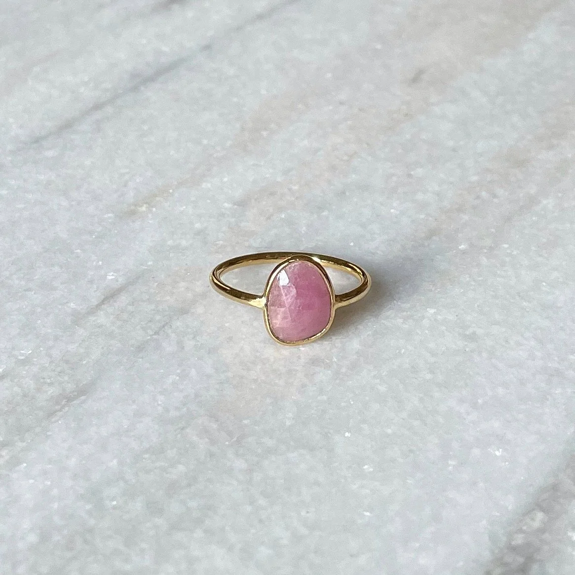Bijoux Sophie Deschamps | Bague Anahita saphir rose clair T54 | Anillo zafiro rosa claro Palma Mallorca - light pink sapphire ring - Majorca jewellery shop - Jewelry Boutique Majorque