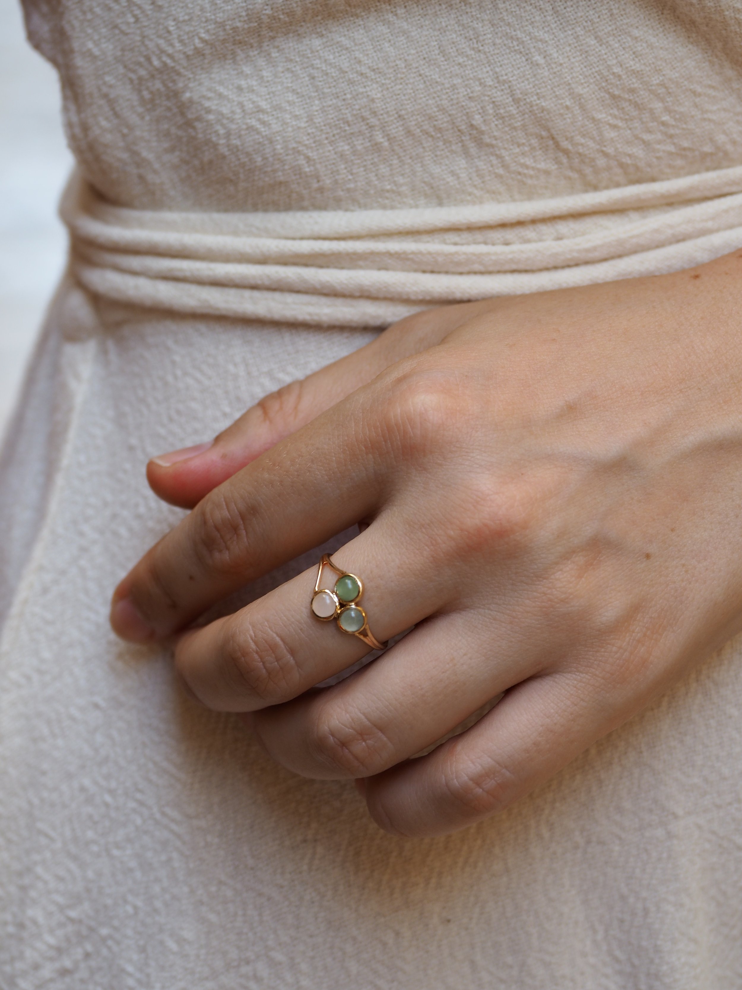 Three gemstone gold Cabochon ring - Bespoke Jewelry Mallorca