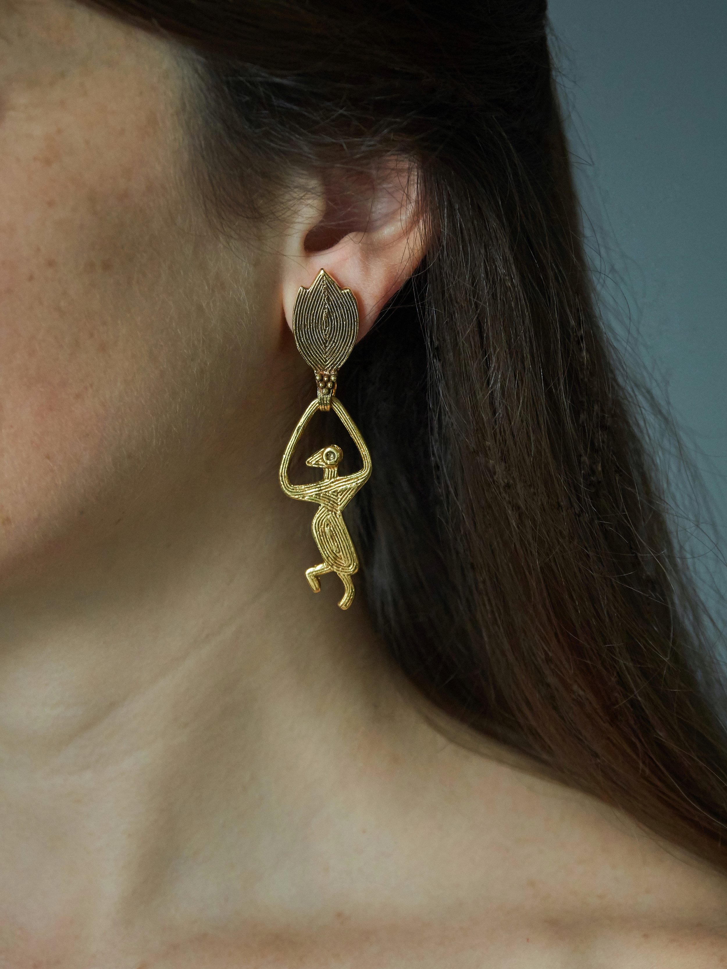 elisabeth-riveiro-isadora-long-dancing-bird-earrings-worn-profile-ambart-mallorca.jpg