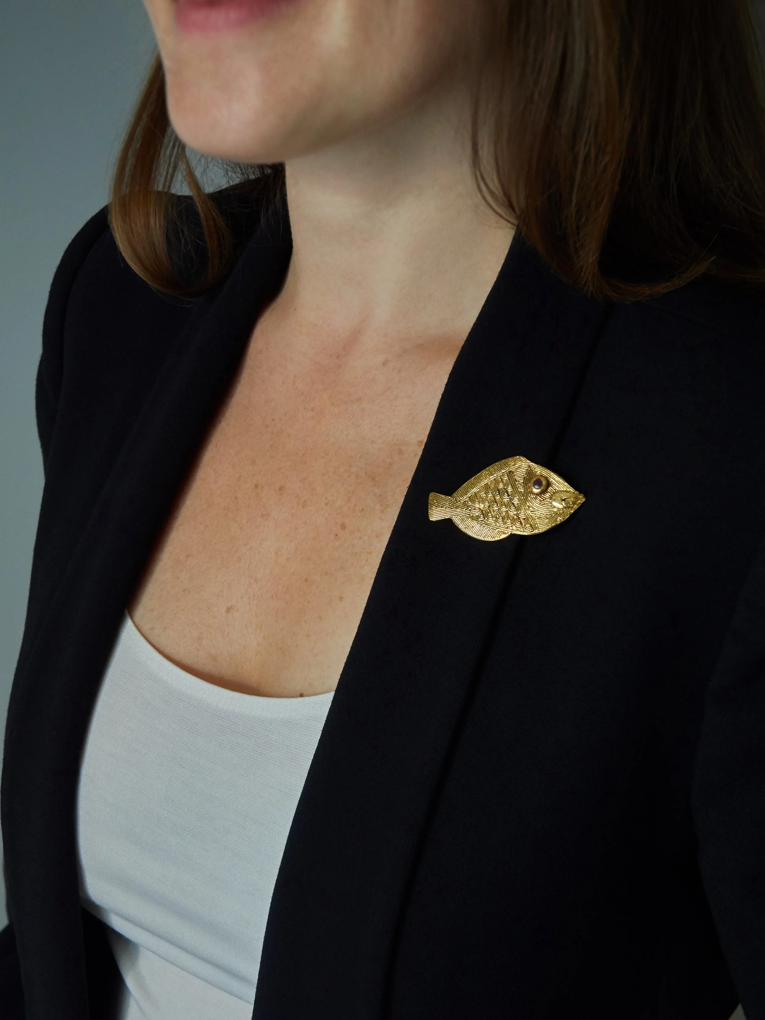 DORADO brooch