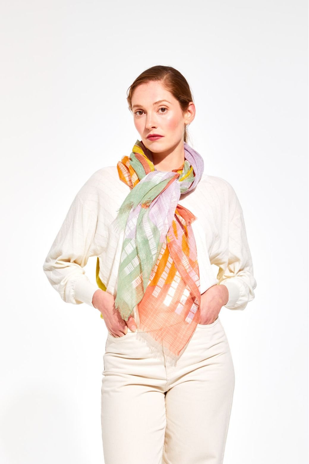 Mapoésie París – VIBRANT pastel – Pañuelo de algodón – estampados exclusivos Elsa Poux – estolas modernas – pañuelos chic y accesorios únicos – Boutique AMBART Palma de Mallorca