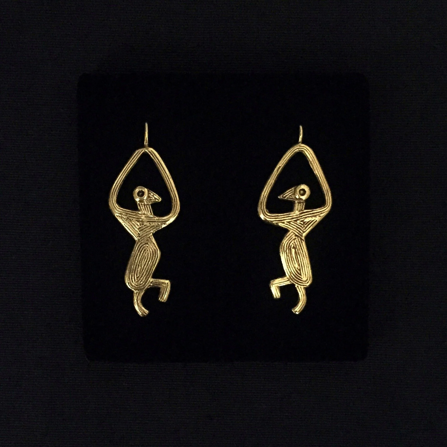 Gold-plated bronze Isadora dancing bird earrings by Elisabeth Riveiro, handcrafted lost-wax casting jewellery, AMBART Palma de Mallorca