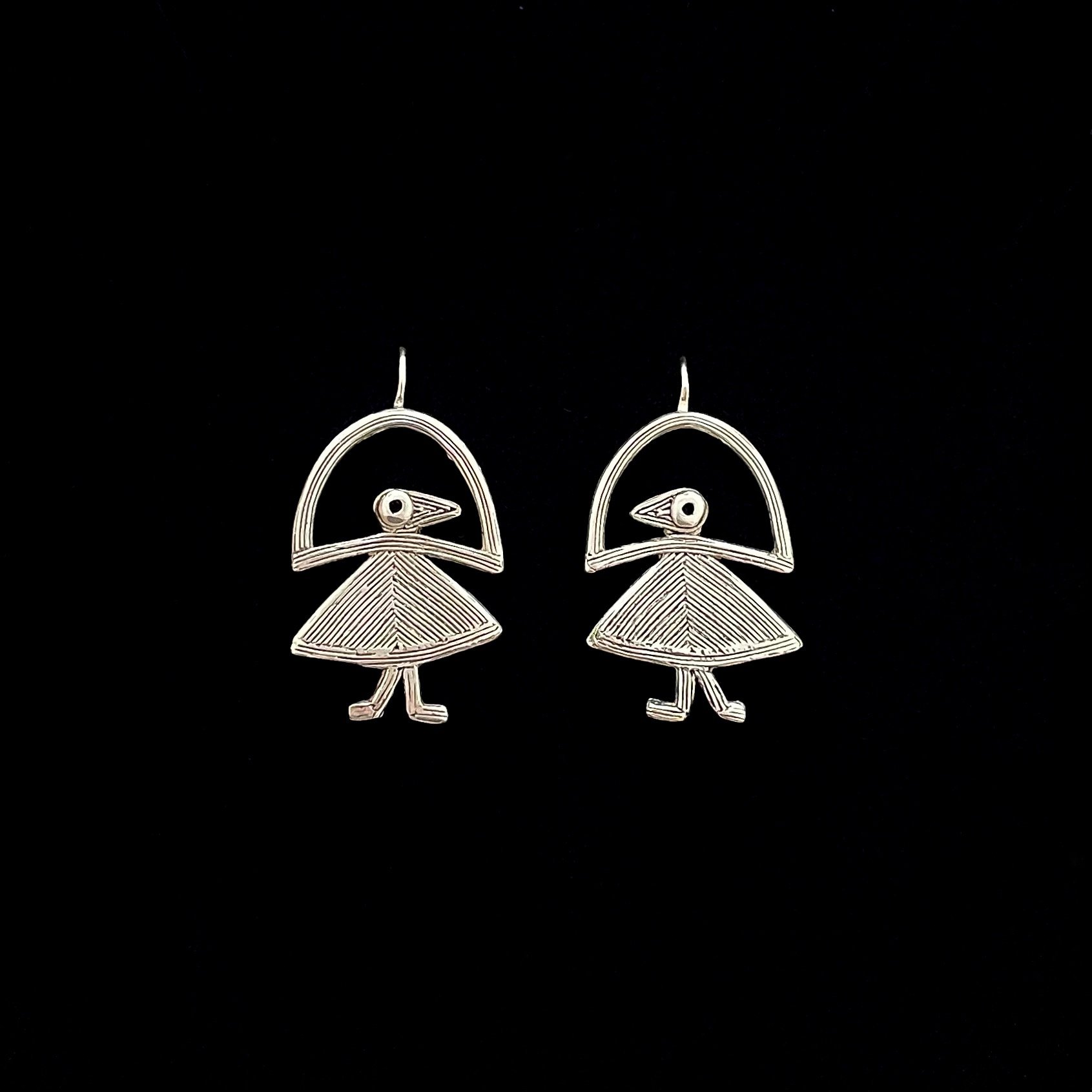 Elastis bird earrings in silver-plated bronze by Elisabeth Riveiro, front view, handcrafted in Paris.