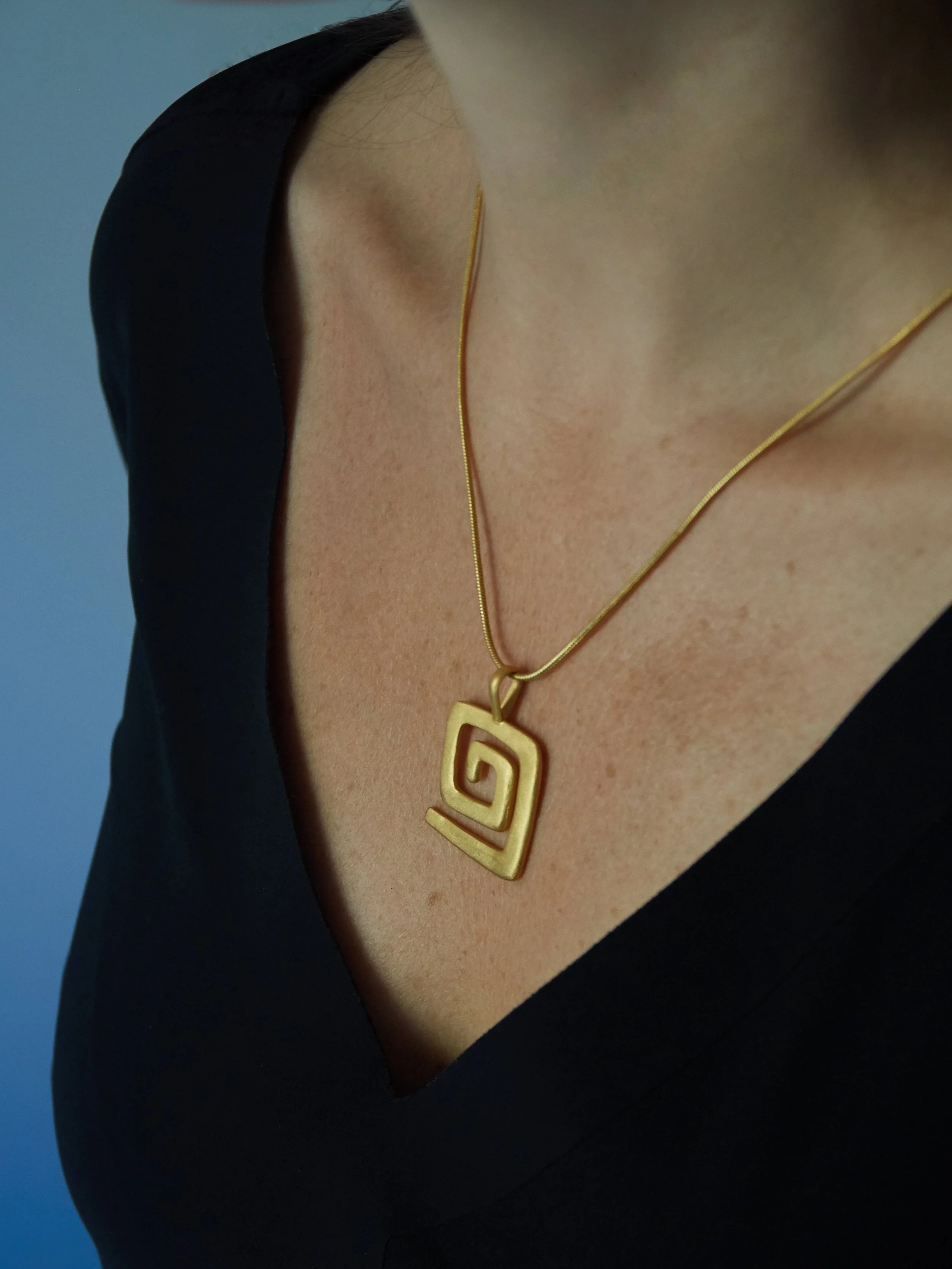 Nariño square spiral pendant