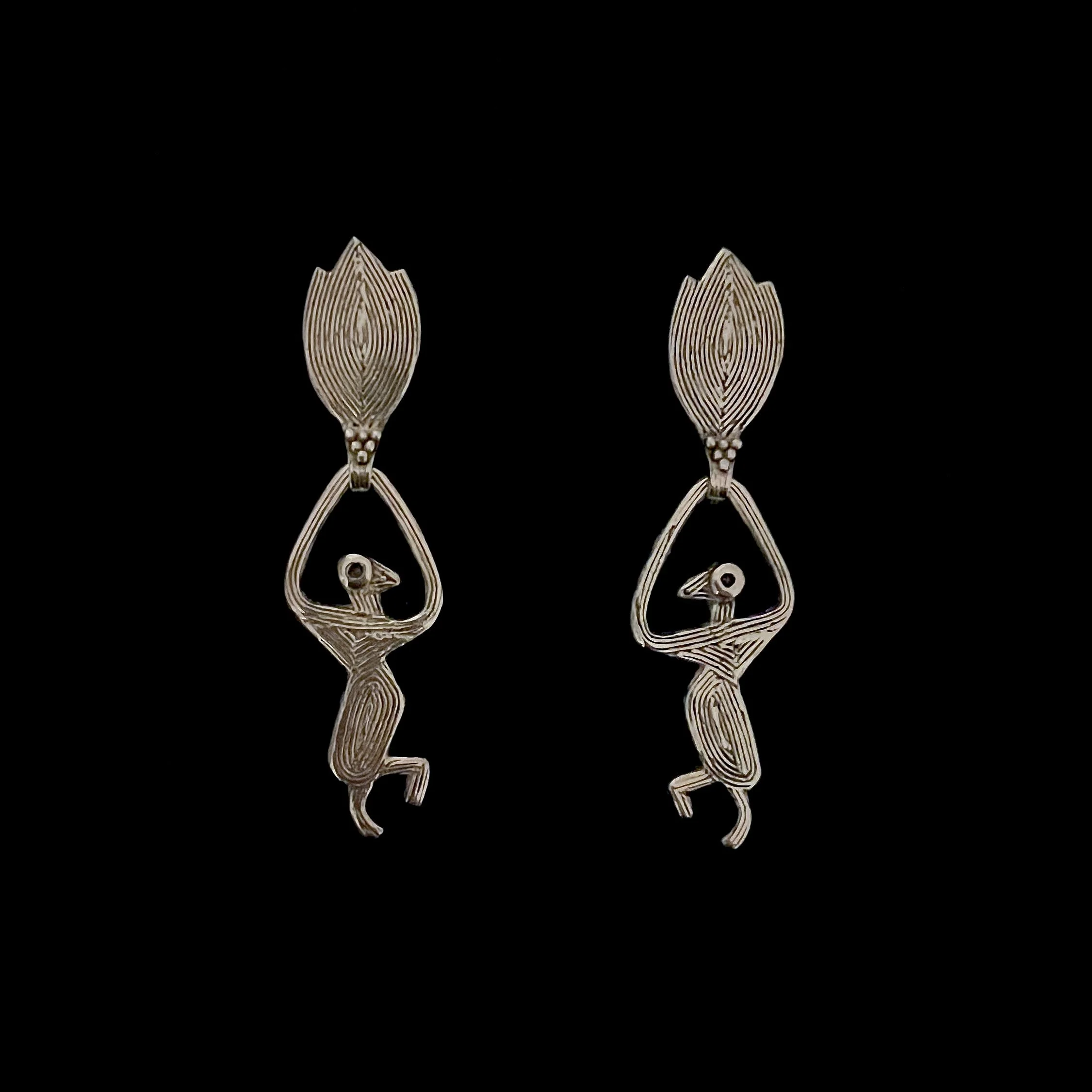 elisabeth-riveiro-isadora-long-dancing-bird-earrings-silver-plated-bronze-front-ambart-palma-mallorca.jpg