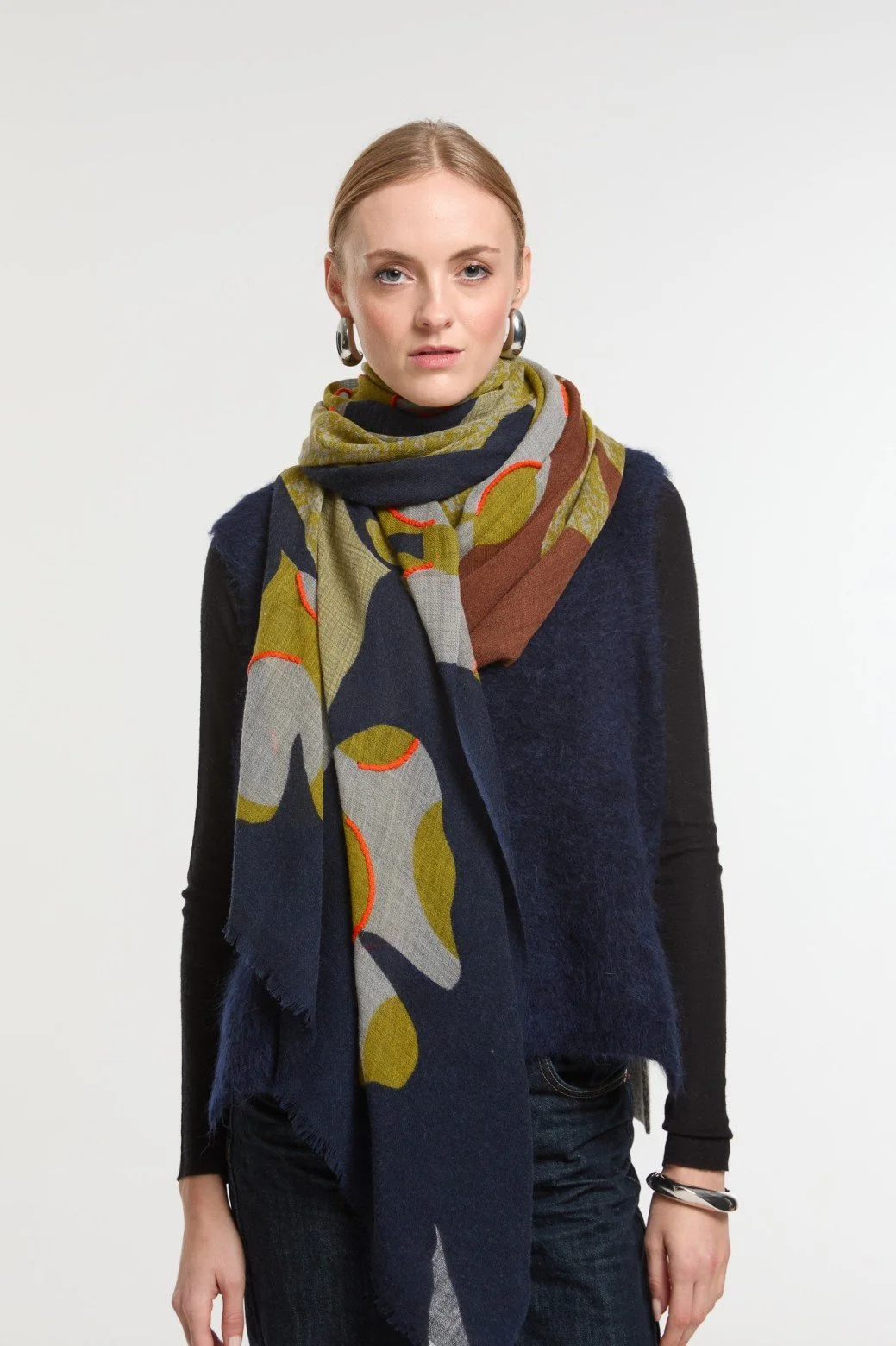 ETERNEL navy - Soft Wool Embroidered Scarf