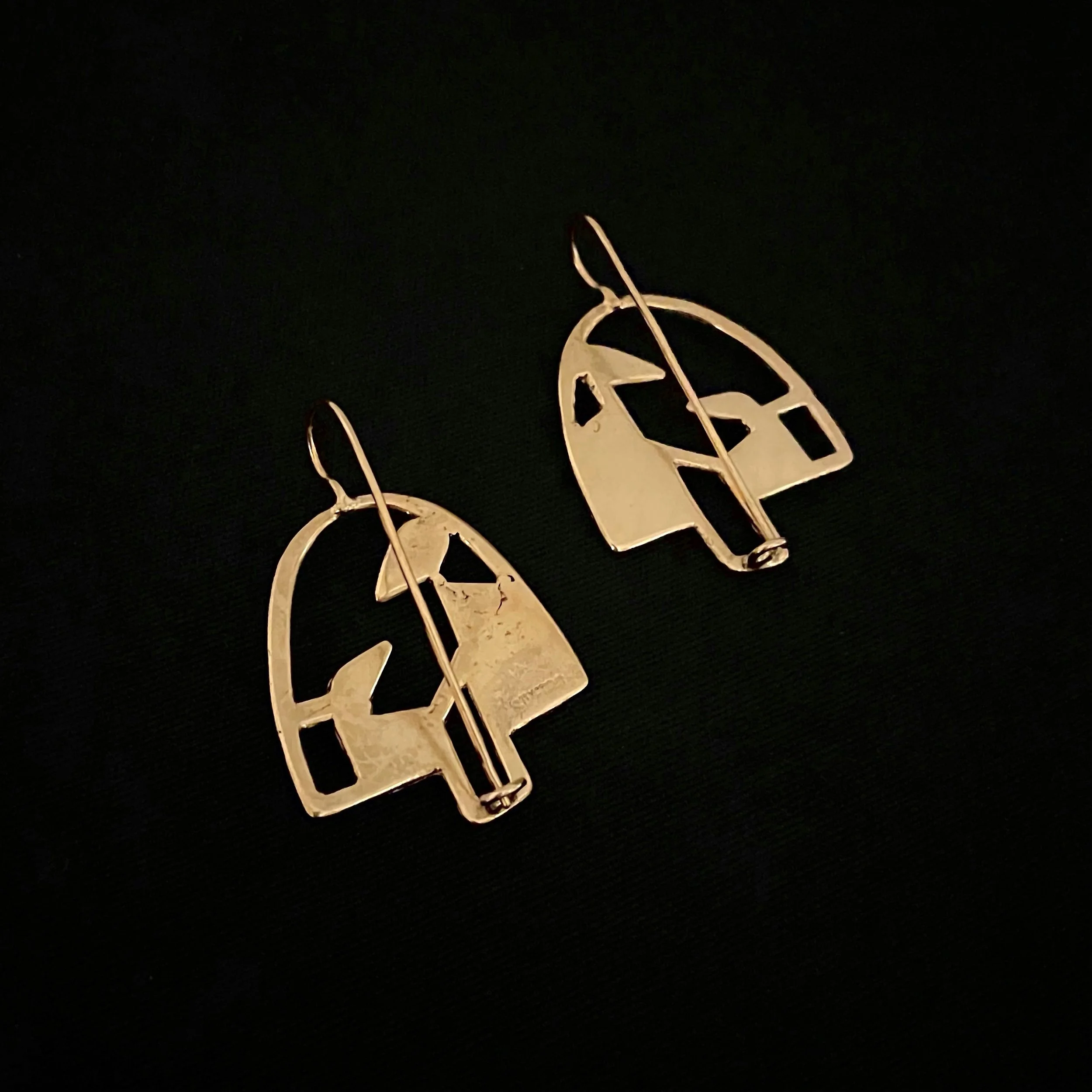 Elisabeth Riveiro BALANÇOIRE bird earrings back view in gold-plated bronze, artisanal handcrafted jewellery made in Paris, AMBART Palma de Mallorca