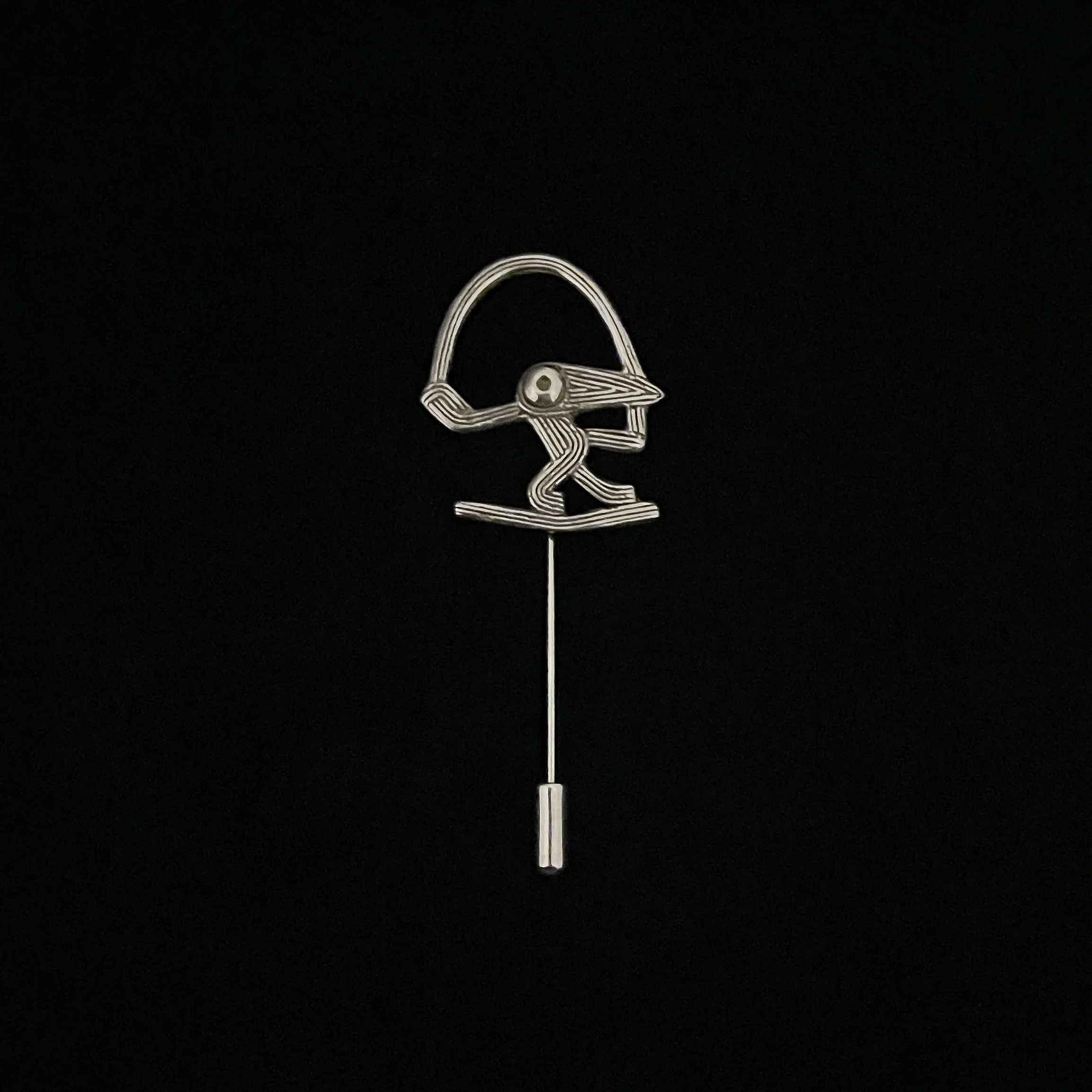 Elisabeth Riveiro CORDELI bird fibula brooch in silver-plated bronze with needle, handcrafted in Paris using the lost-wax casting technique – available at AMBART Palma de Mallorca