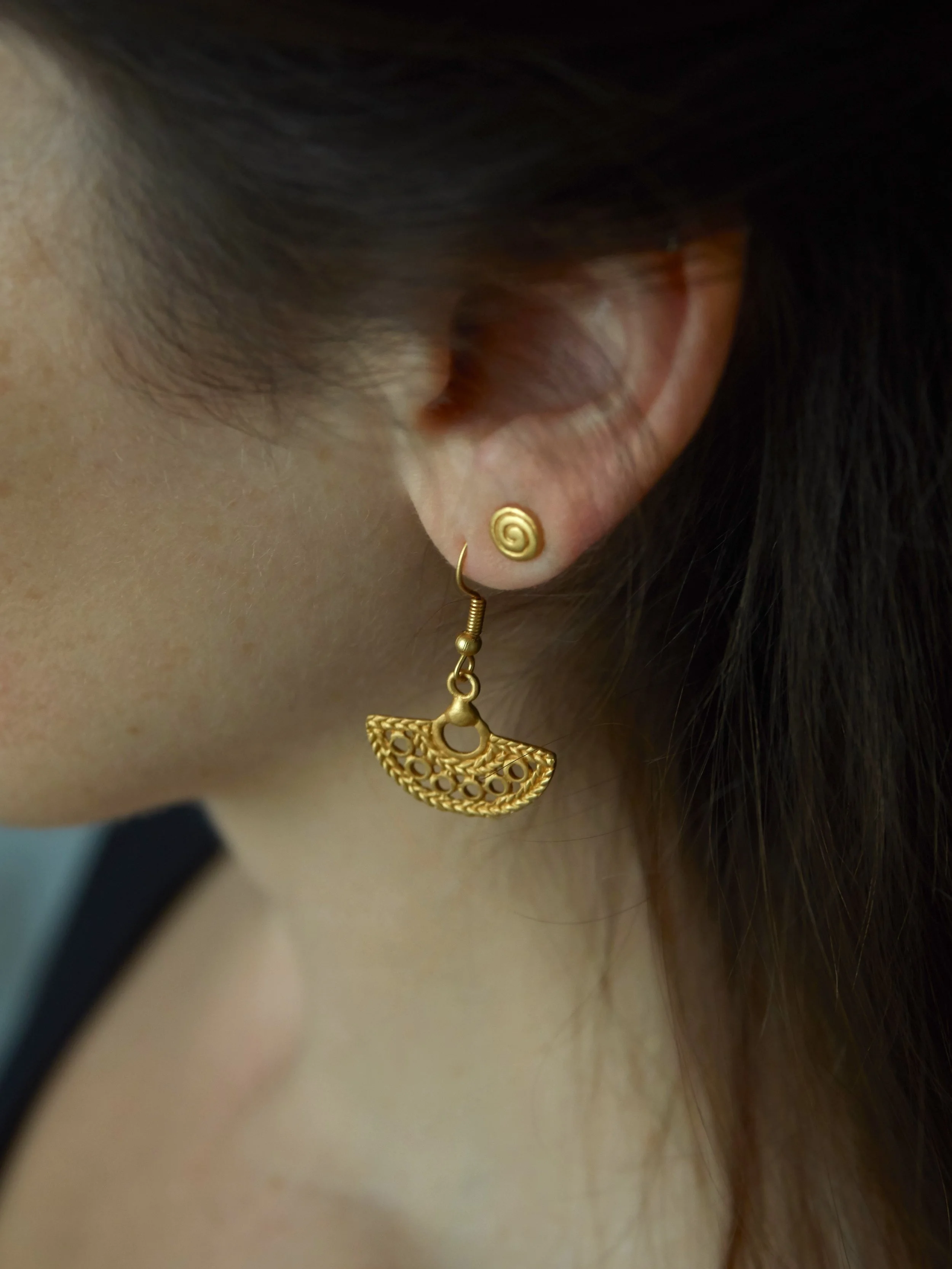 Zenú half-moon hook earrings