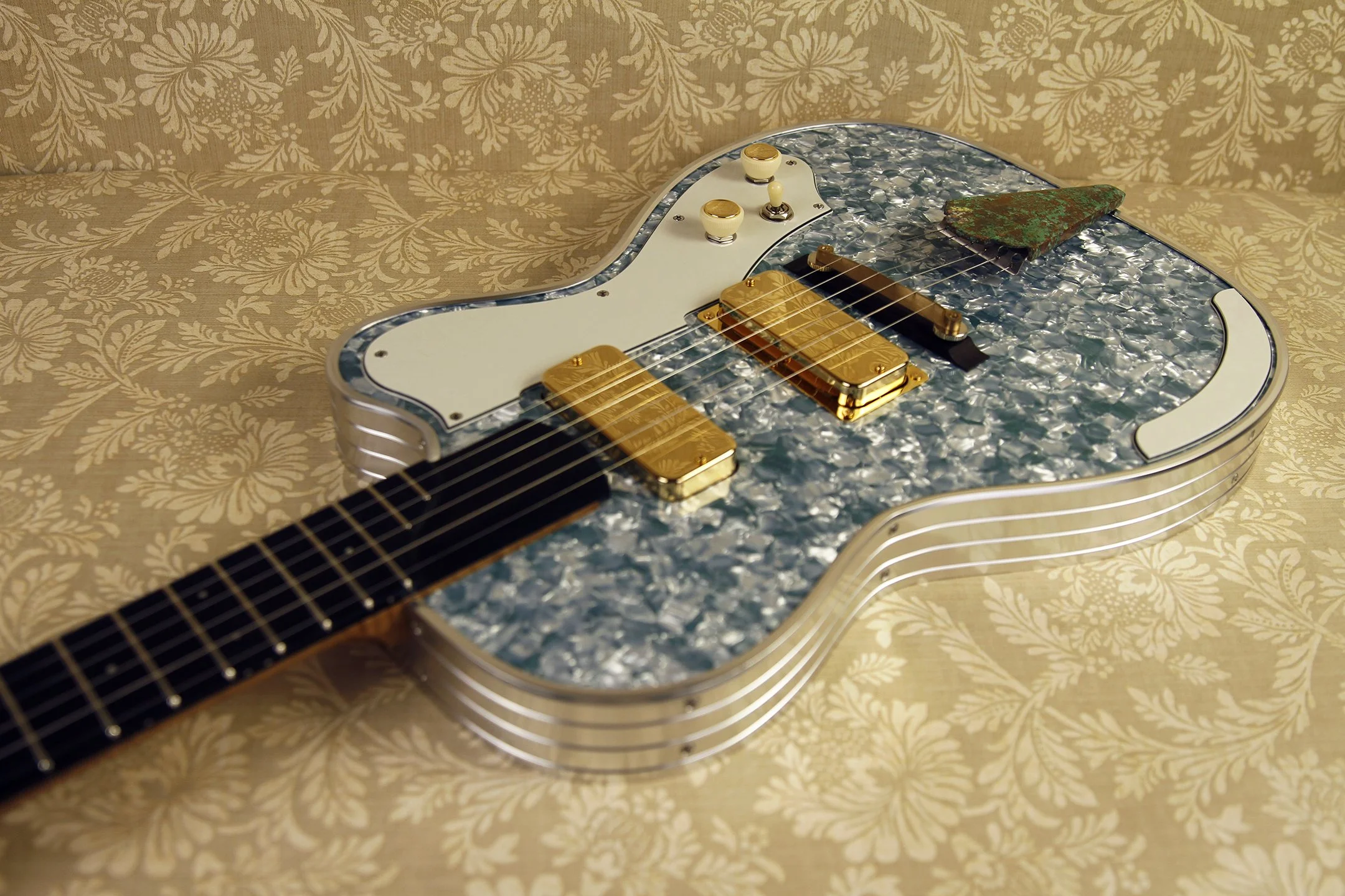 Beekay banjo reclining 3.jpg
