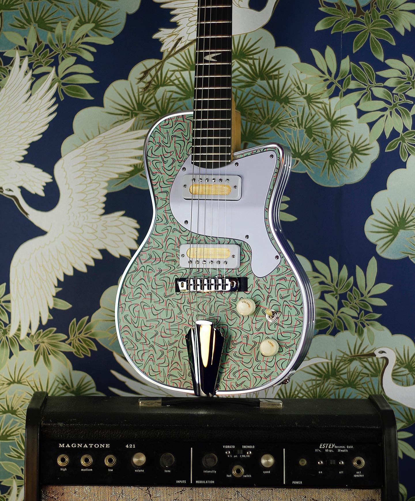 Here are two more shots (front and back) of my latest Ozark - Space Age themed with boomerang Formica top on yellow cedar body, bound in full aluminum banding. This comes loaded with a superb set of @geminipickups soapbar sized Mercury One humbuckers