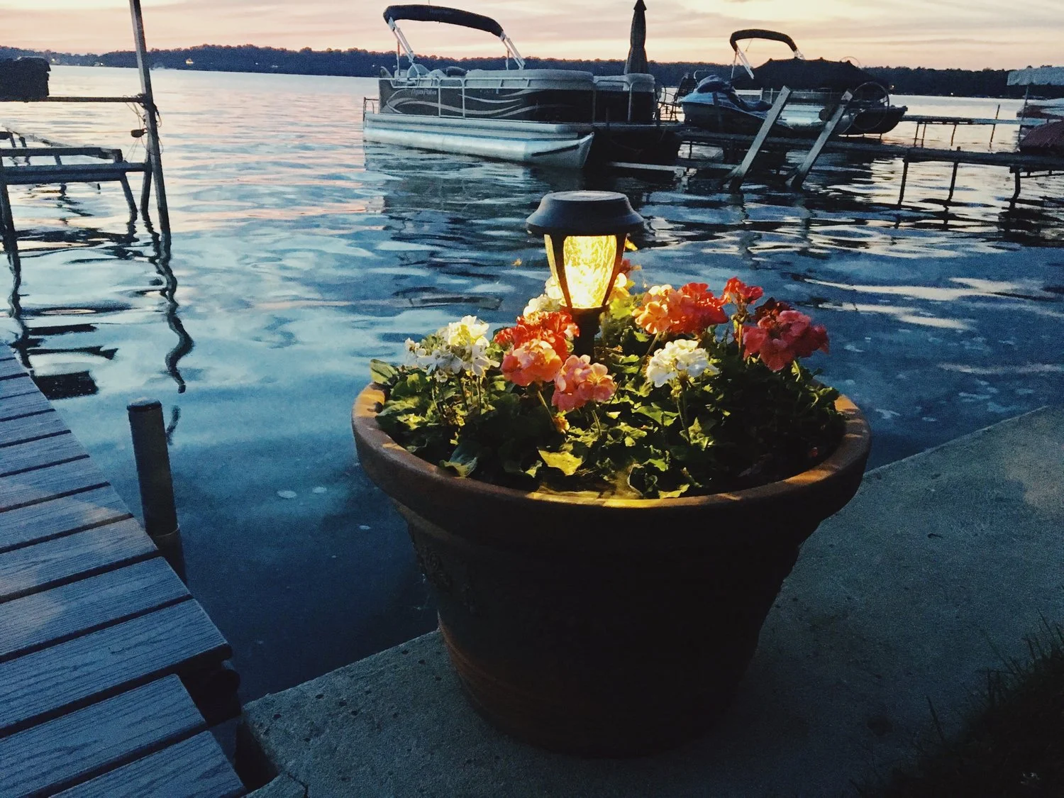Favorite Lake House Must-Haves For Summer