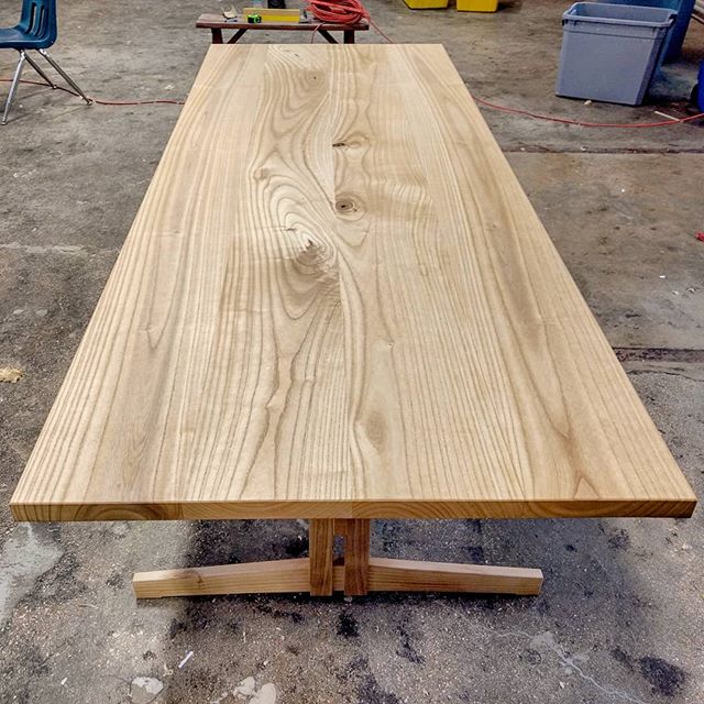 We finished our collaborative trestle table build @aworkshopofourown! This table will be on view @centerforartinwood in Philly as part of the @making.a.seat.at.the.table exhibition opening Friday.

Thank you to curators @dbvisser and @laurabmays for 
