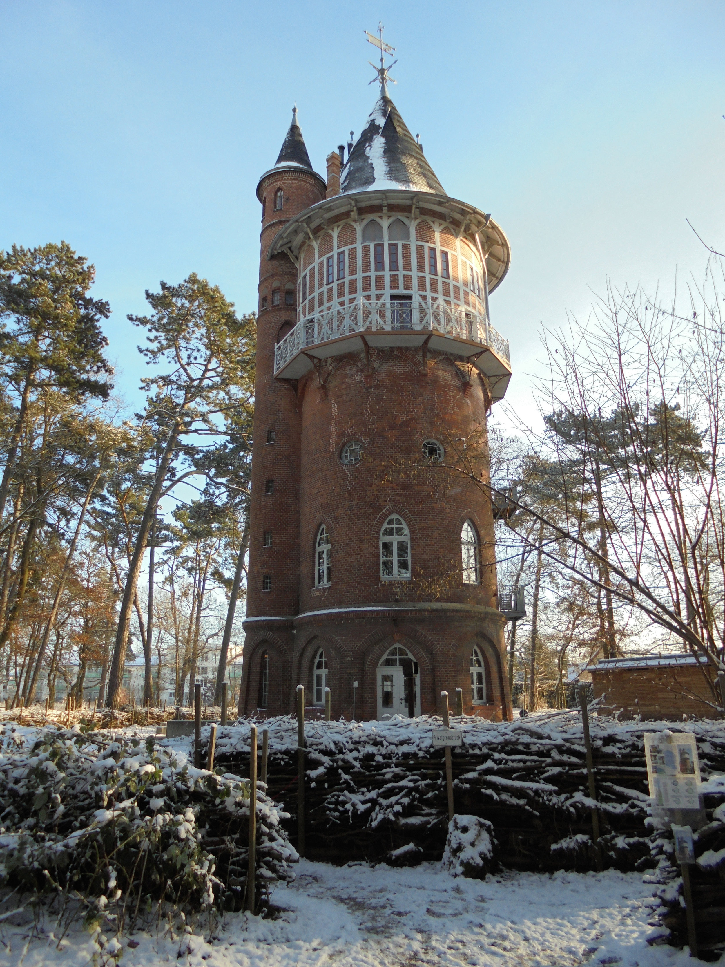 Winterturm Hochformat_1_©BEWAHREN Ferienhaus eG.jpg