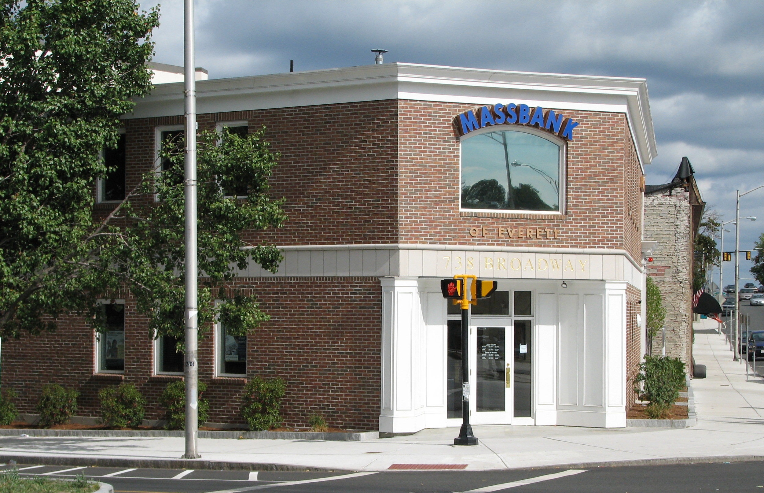 MASSBANK EVERETT 2.JPG