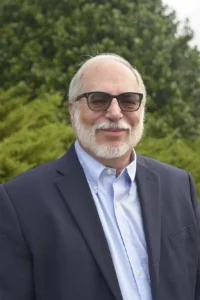 Headshot08.jpg