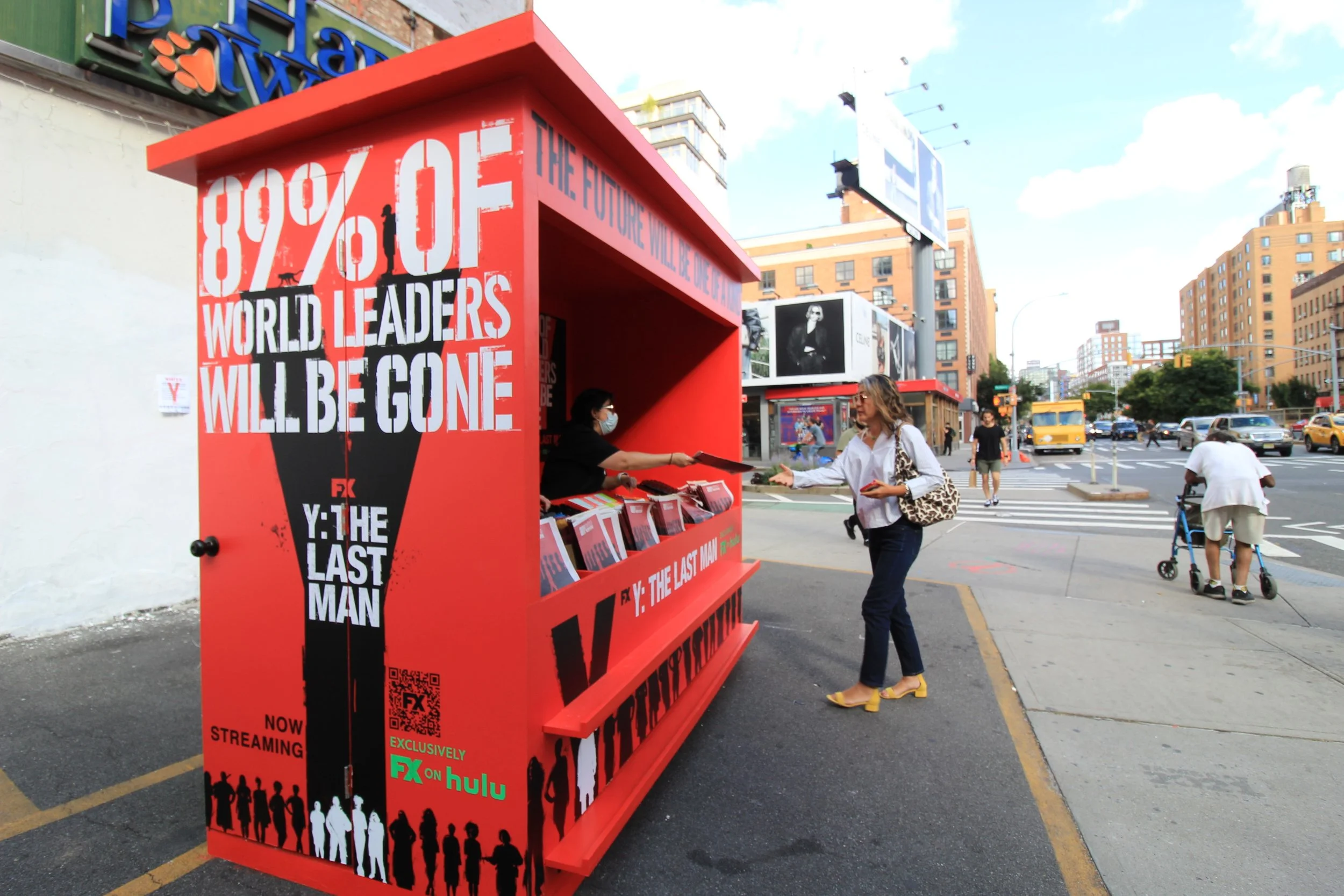 Y The Last Man Newsstand 78.JPG