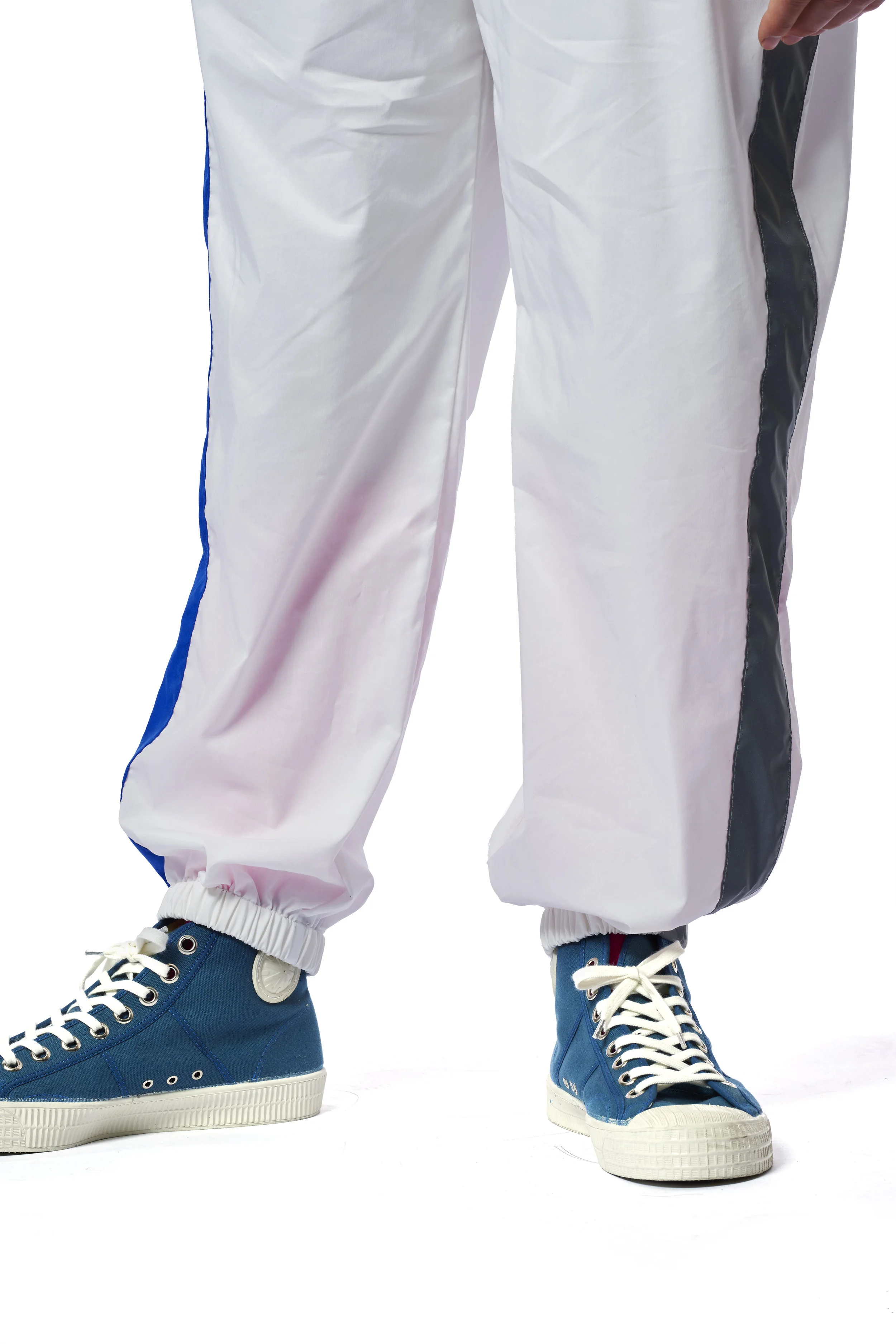 040918_LANDLORD_MODEL21665.jpg