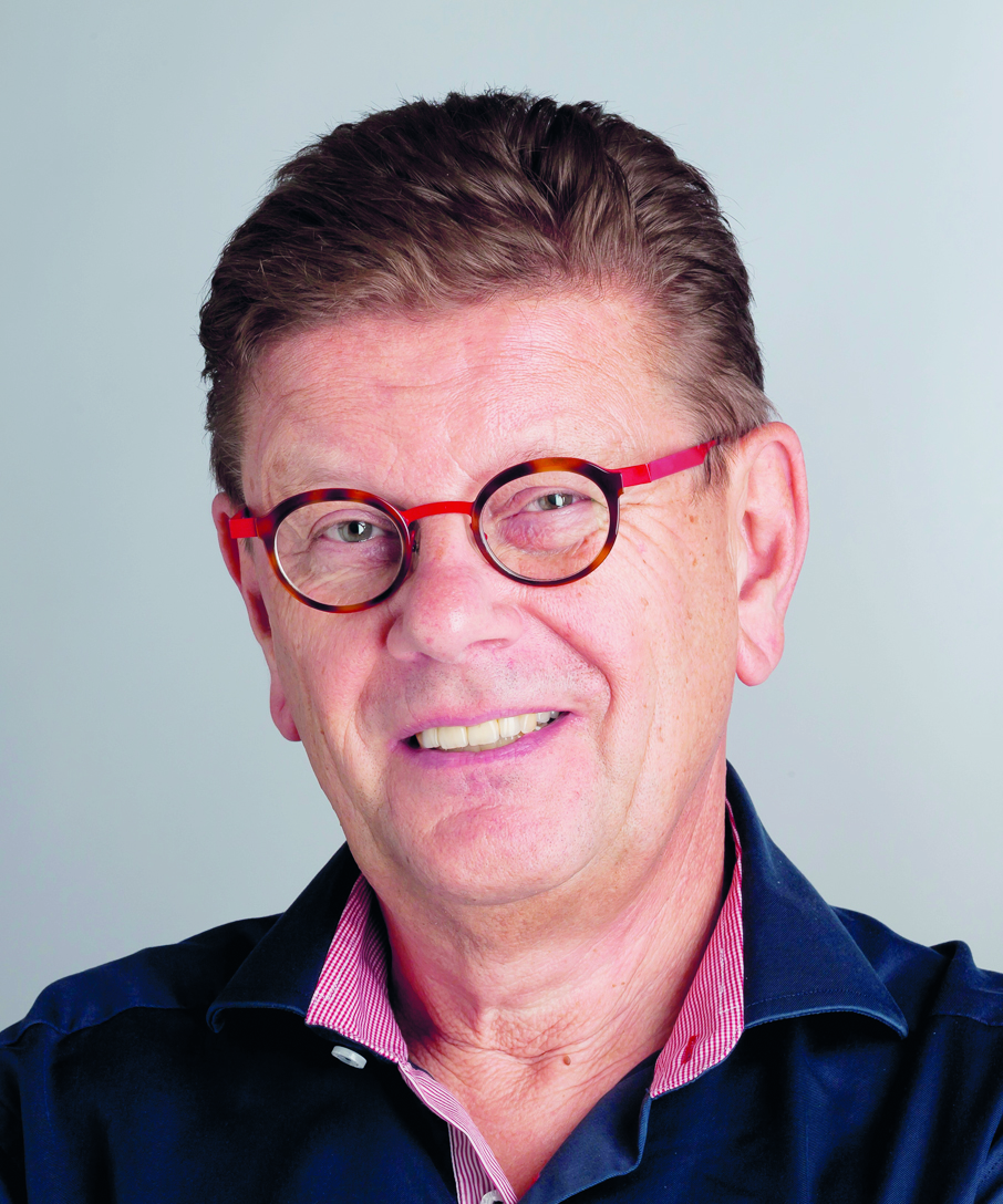 Hans Hoek Bestuursadviseur in de gezondheidszorg. Partner van C3 adviseurs en managers. Gepromoveerd op Governance & Gezondheidszorg (2007).