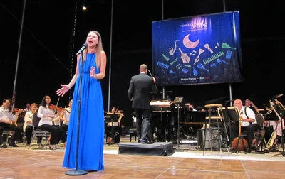 3O1Z_Sutton_Foster_with_The_New_York_Pops__Aug_6__Photo_by_Michael_Perlman.jpg