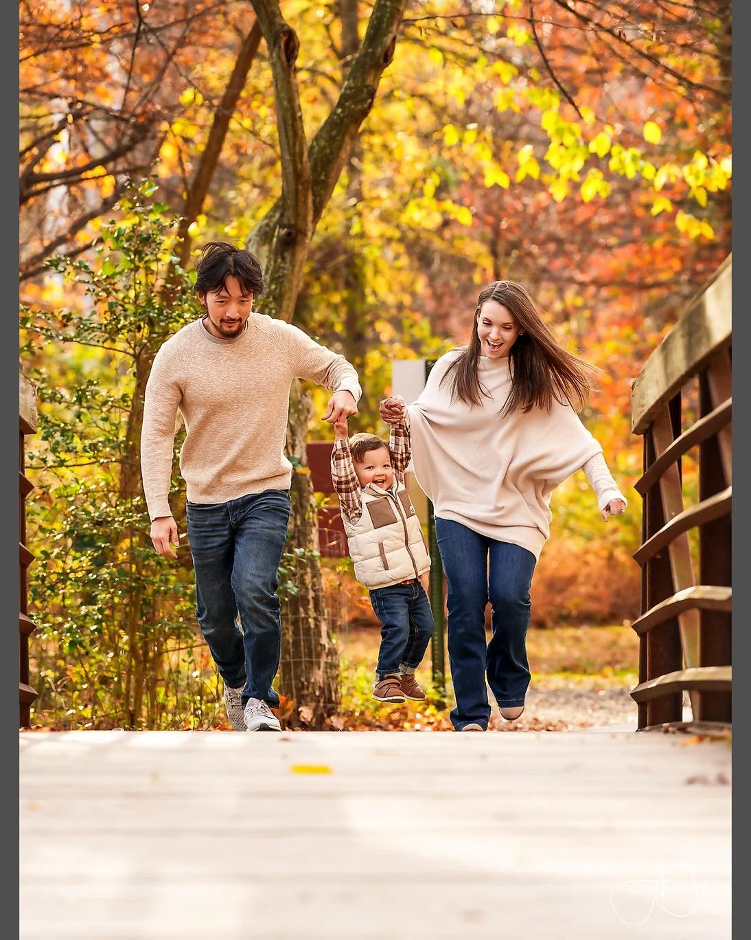 Some moments don&rsquo;t stay still for long.
The kids get taller. The seasons change. The chaos of everyday life keeps moving whether you document it or not.
A family portrait session with me is relaxed, fun, and completely tailored to your family&r