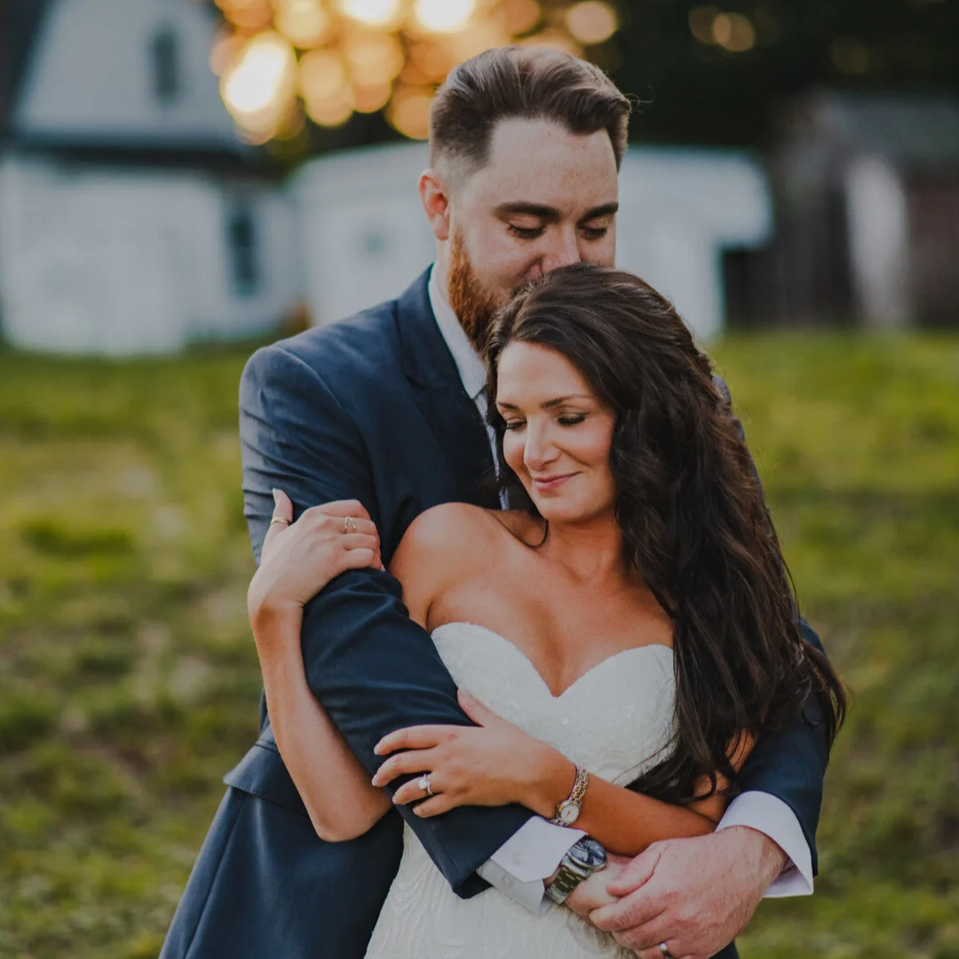 What's the best kind of lighting for photos? 📸​​​​​​​​​
As a professional, I'm trained to use and shape light to create incredible photos in all types of situations. No matter what the scenario is on your wedding day, don&rsquo;t fret &mdash; we've 