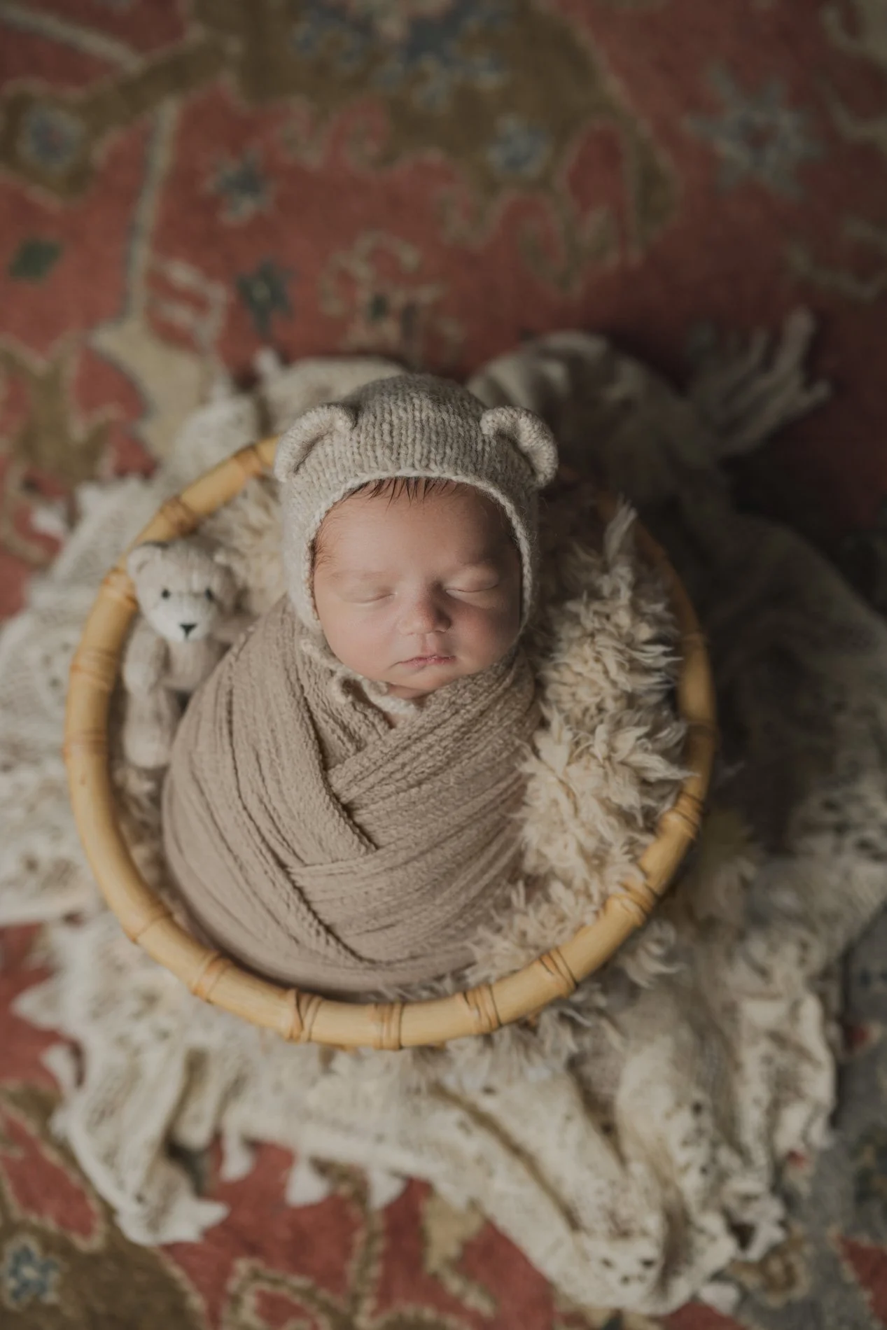 Capturing Generations of Love: At-Home Newborn Sessions with Grandparents
