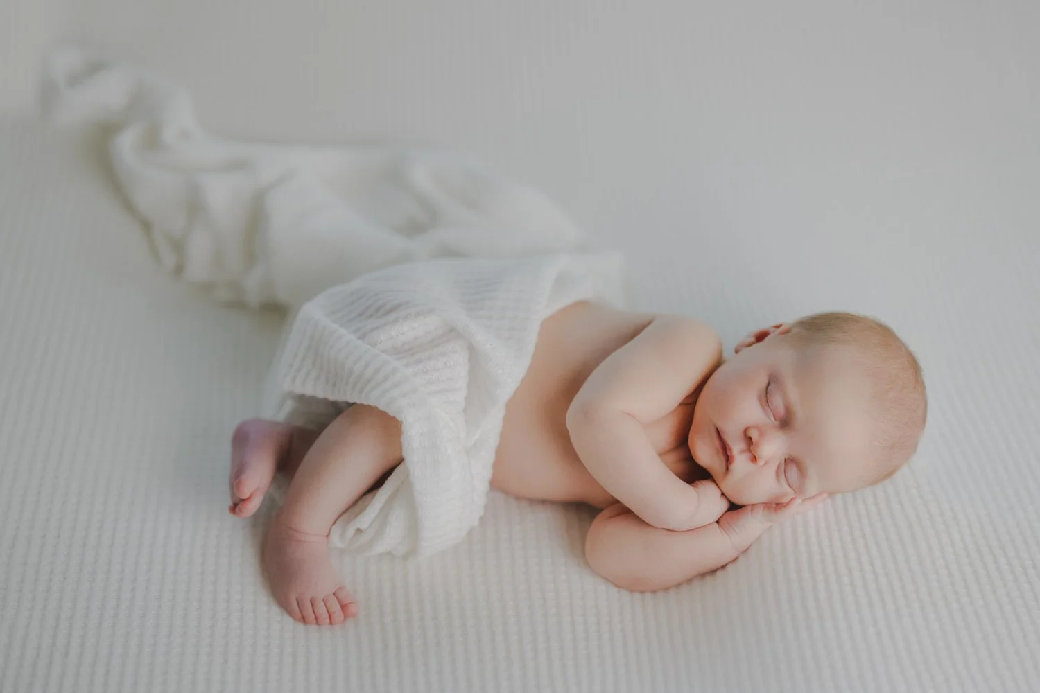 A Heartfelt At-Home Newborn Session for this Family of Five