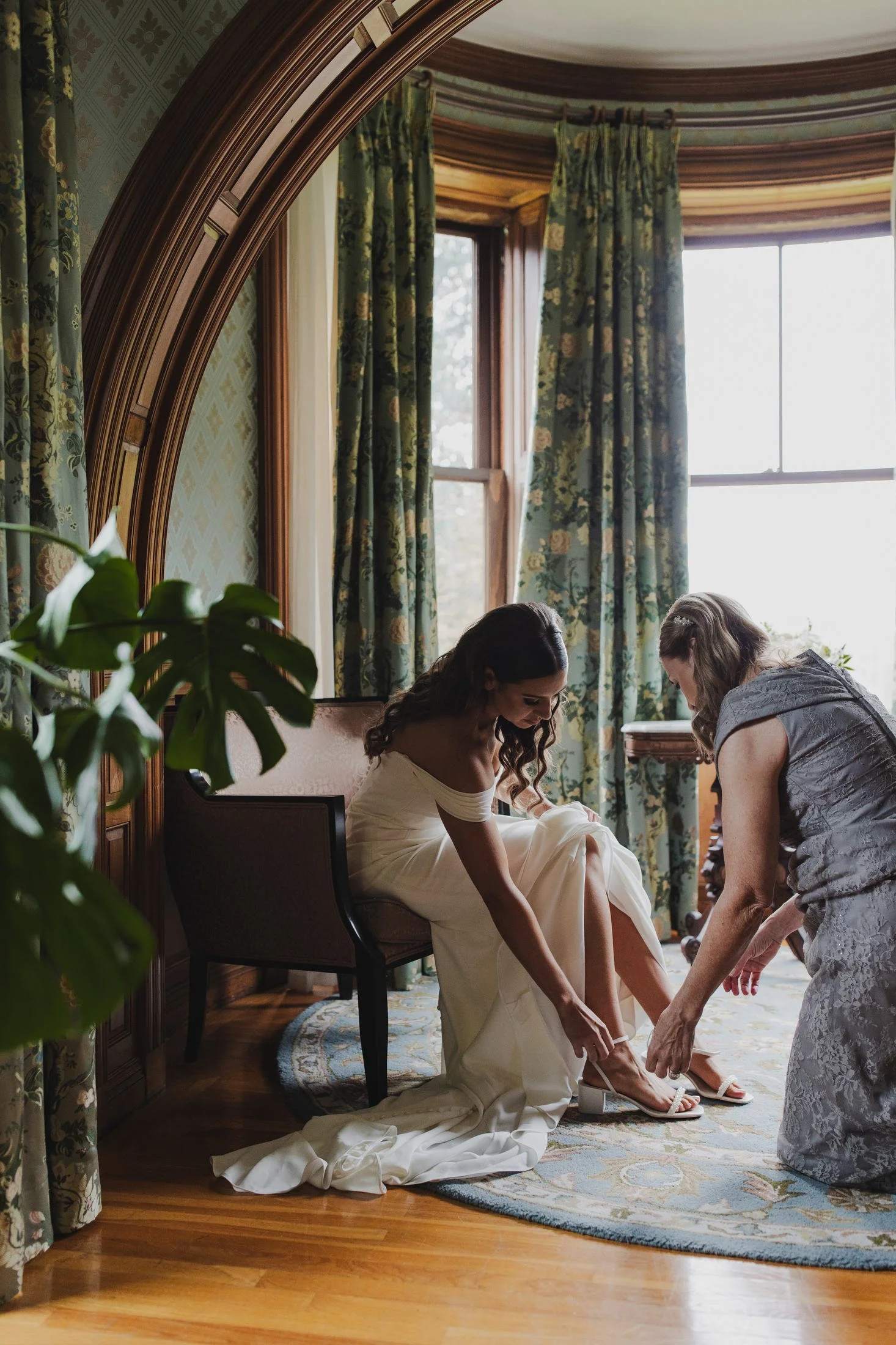 A Rainy Associate Wedding at the Stevens Estate