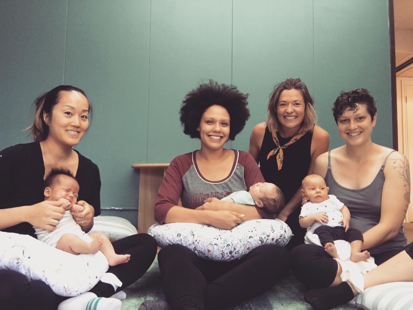 Loving all the baby time at our Playlab Breastfeeding Support Group every Tuesday! ❤️❤️❤️ Join us next week for some snacks and a chance to meet other wonderful Mom&rsquo;s ✨✨✨ @goplaylab #support #mamma #breastfeeding #lactationconsultant #strongert
