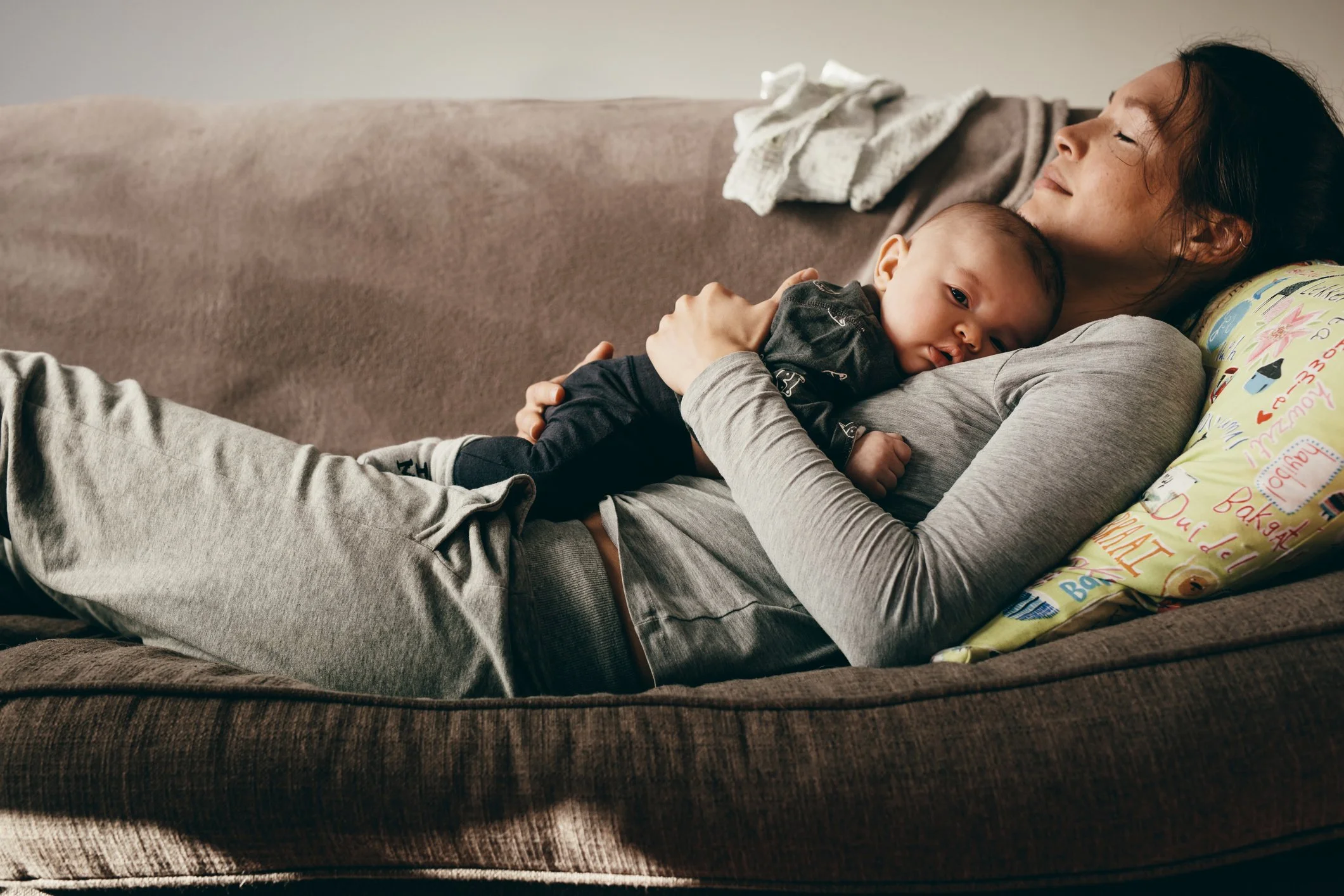 How Long Should a Breastfeeding Session Last? 