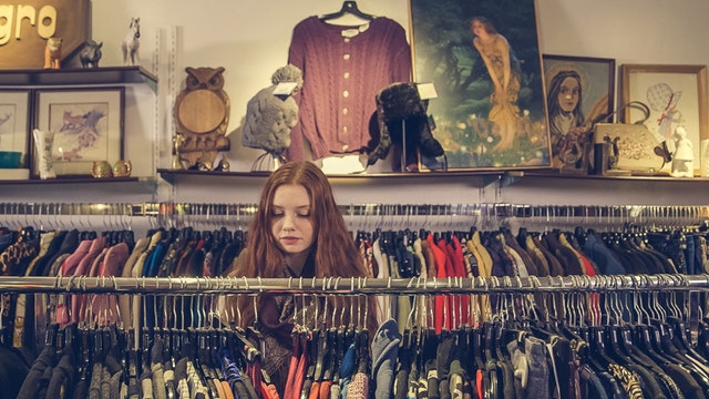 SHOP SECOND HAND
