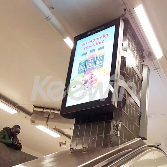 75 inch 1500nits High Brightness LCD Display - wall mounted Stockholms tunnelbana
