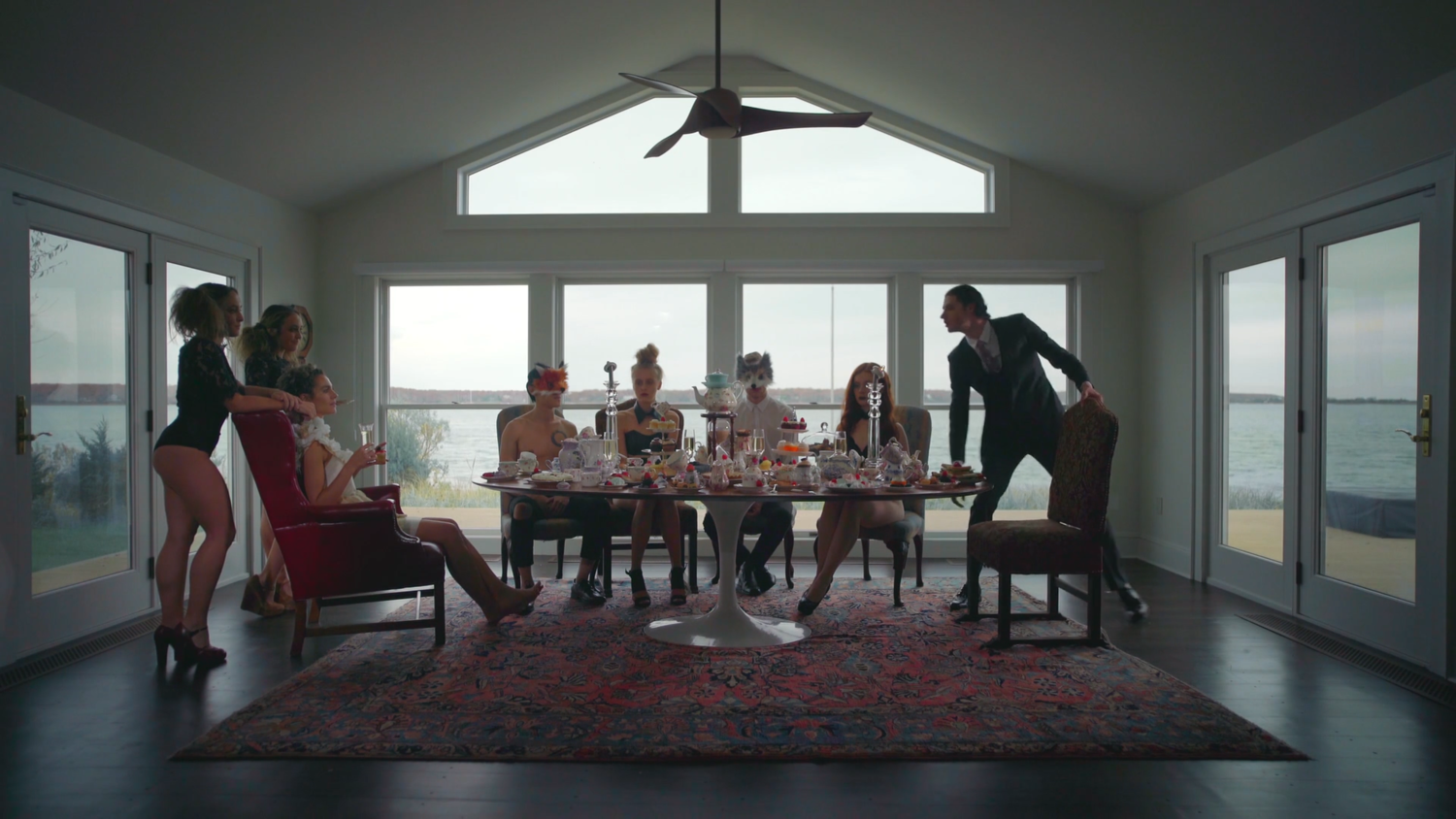 Wonderland-HD.00_02_02_12.Still005.png