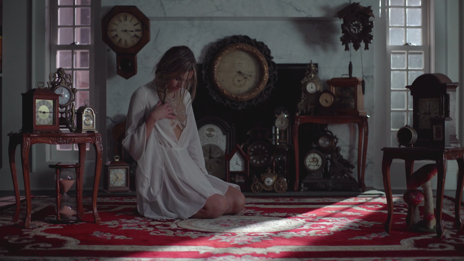 Wonderland-HD.00_01_30_21.Still003.png